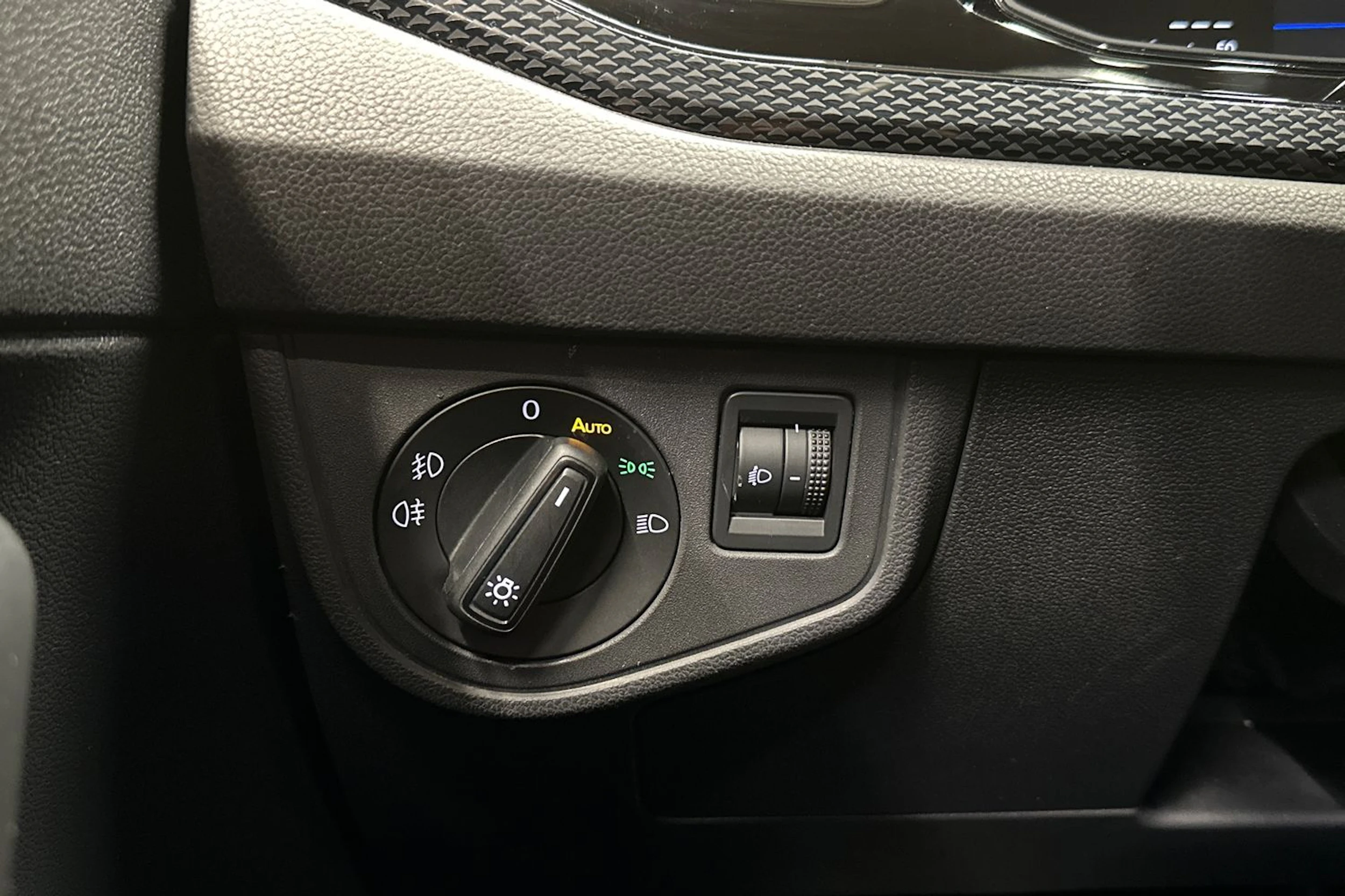 valkoinen Volkswagen Polo 2023 kuva 21.
