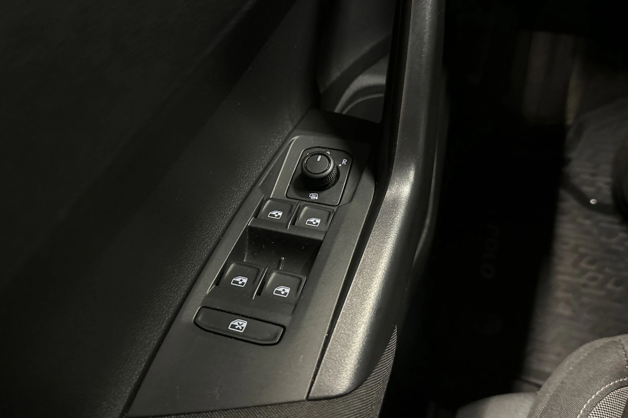 valkoinen Volkswagen Polo 2023 kuva 22.