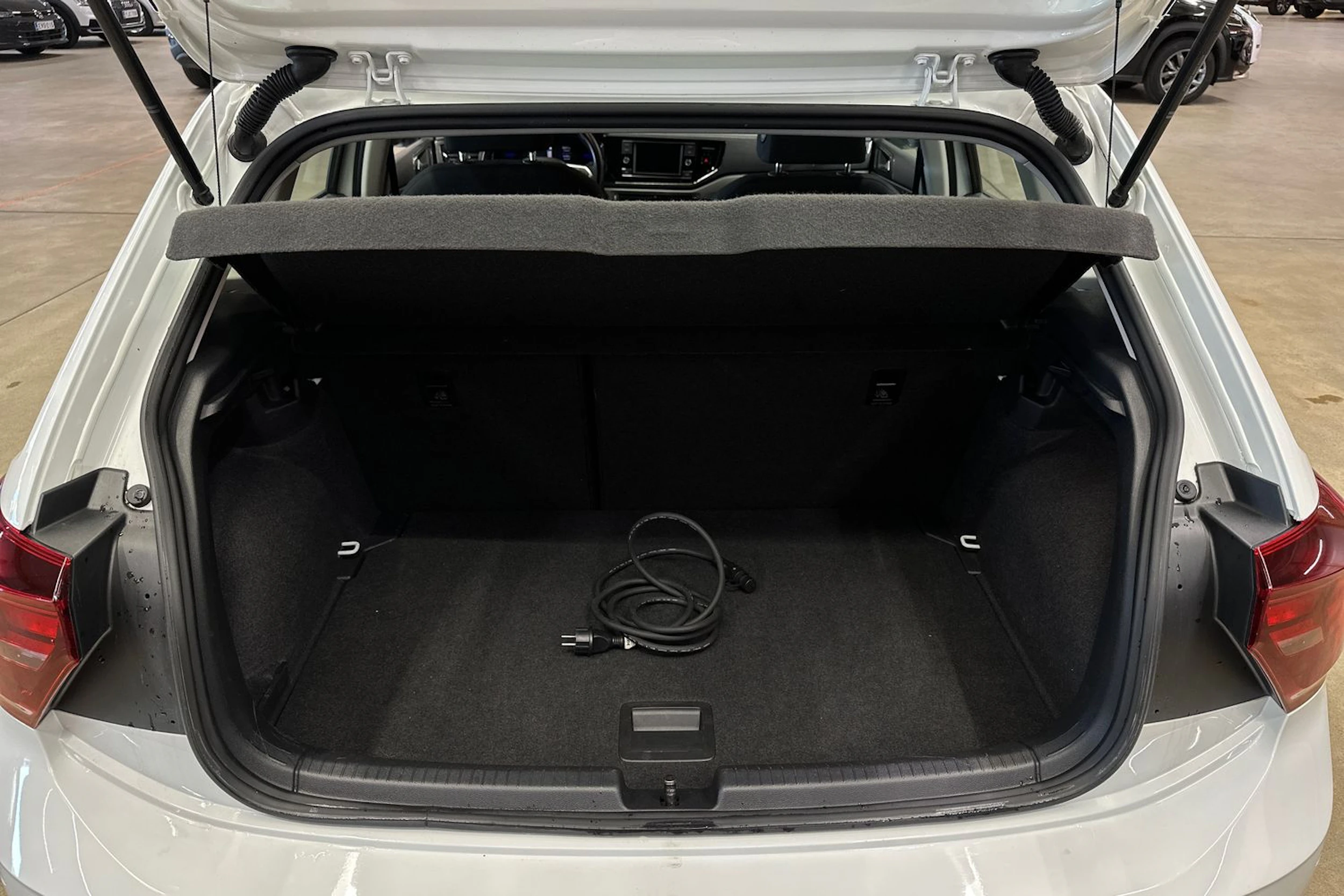 valkoinen Volkswagen Polo 2023 kuva 23.