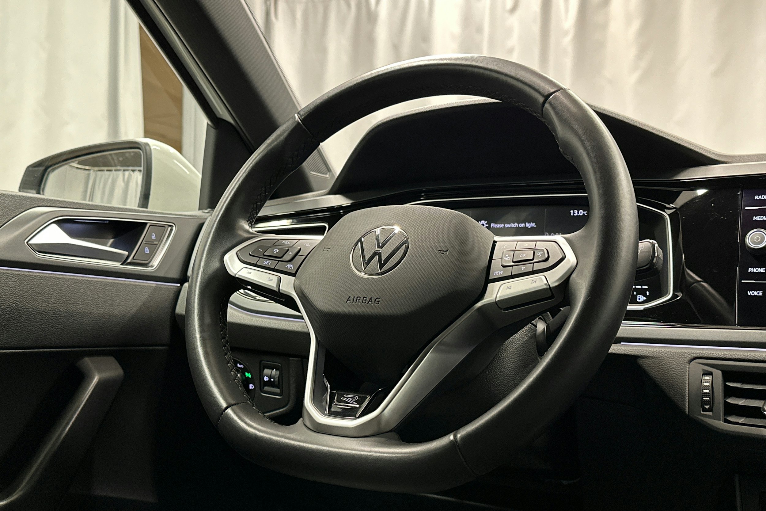 valkoinen Volkswagen Polo 2023 kuva 16.