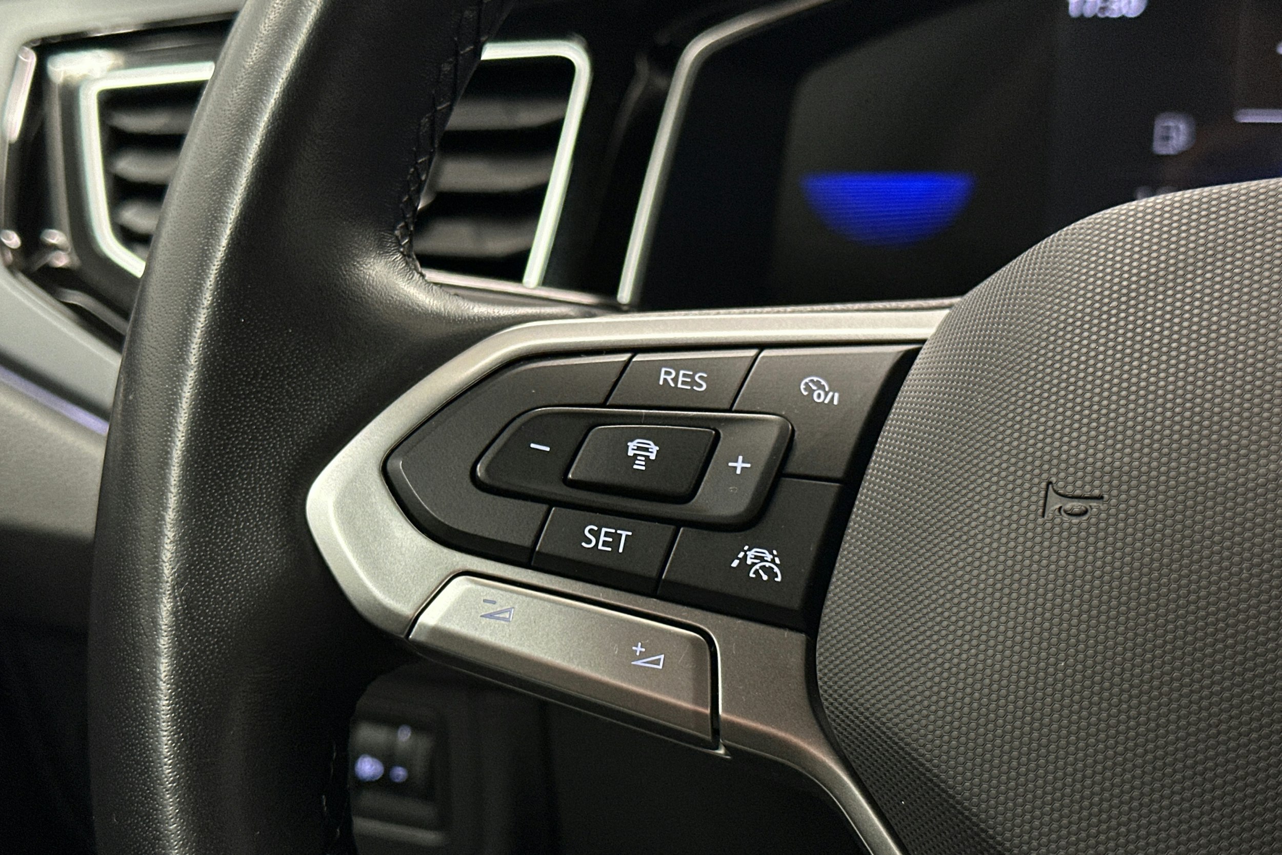 valkoinen Volkswagen Polo 2023 kuva 17.