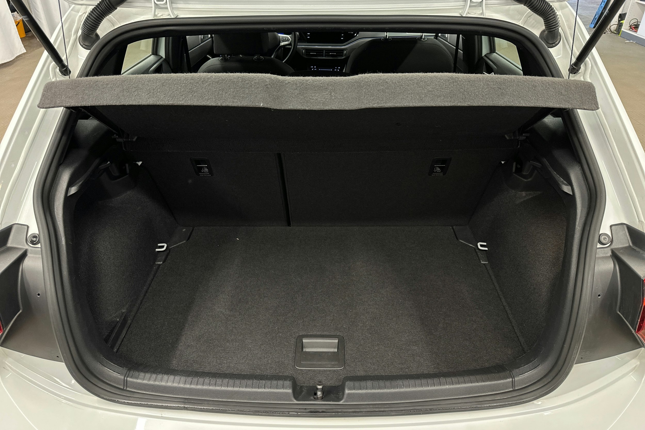 valkoinen Volkswagen Polo 2023 kuva 14.