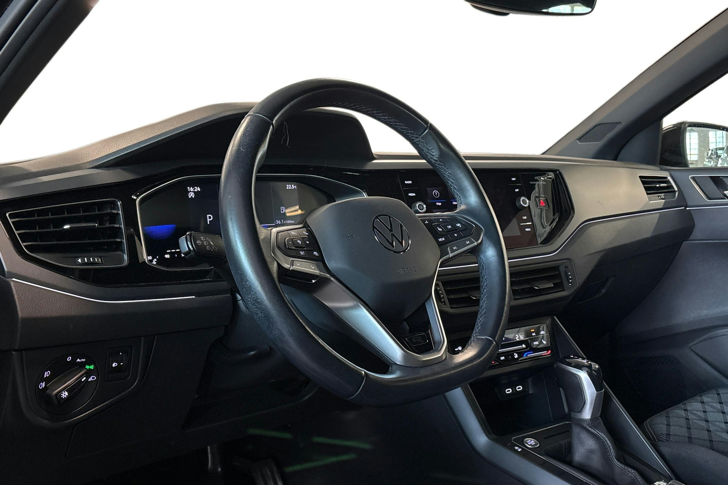 musta Volkswagen Polo 2023 kuva 3.