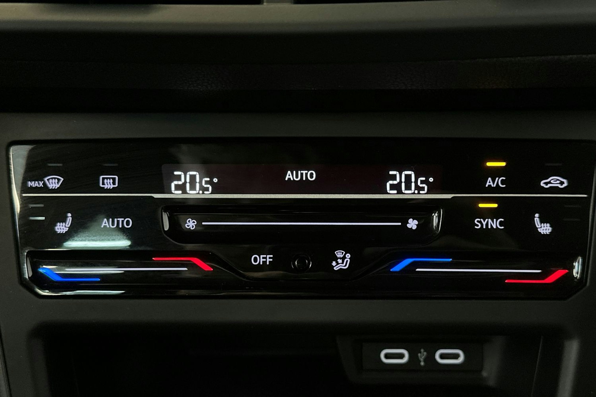 musta Volkswagen Polo 2023 kuva 23.