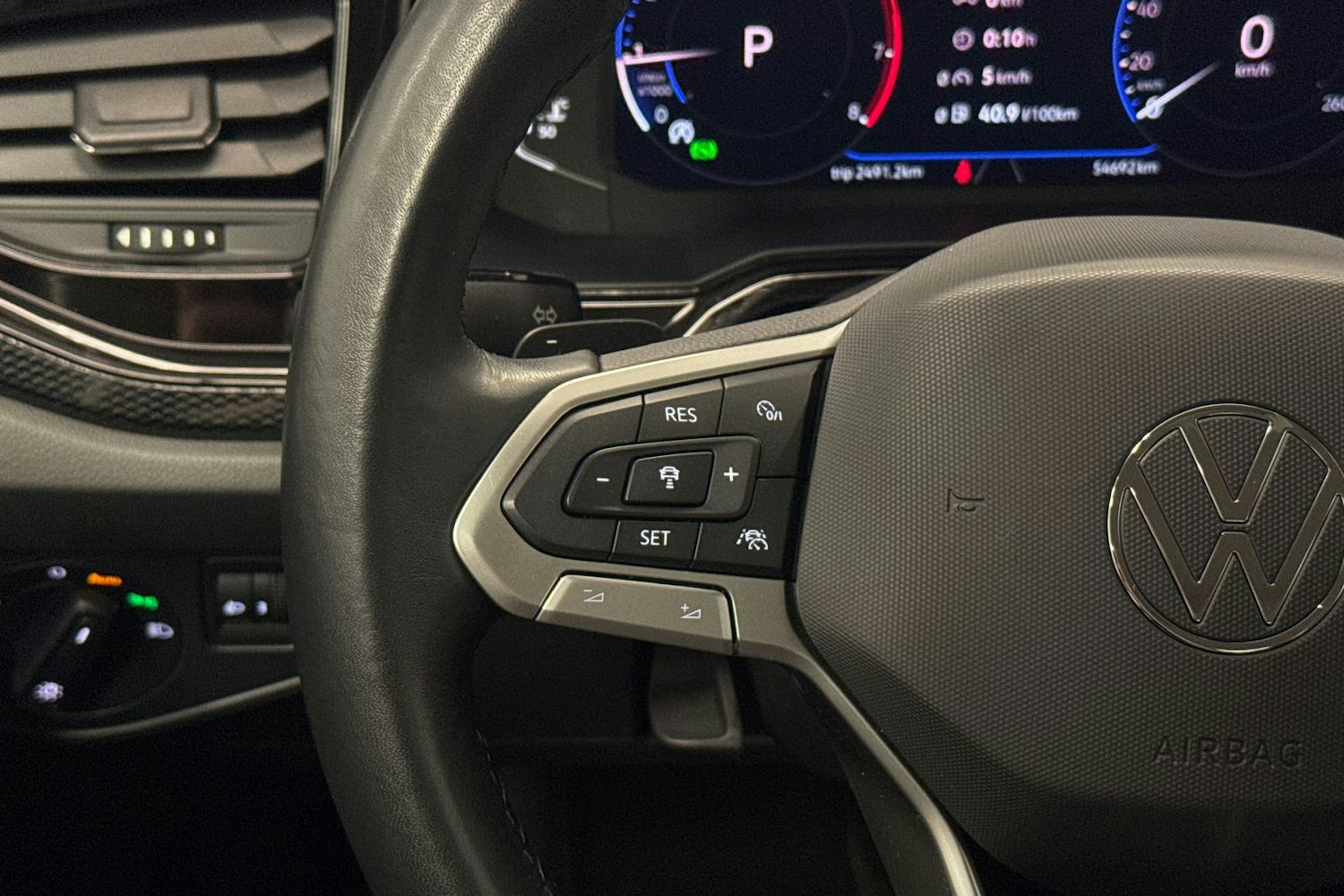 sininen Volkswagen Polo 2023 kuva 12.