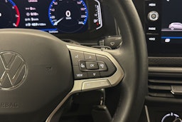 sininen Volkswagen Polo 2023 kuva 13.