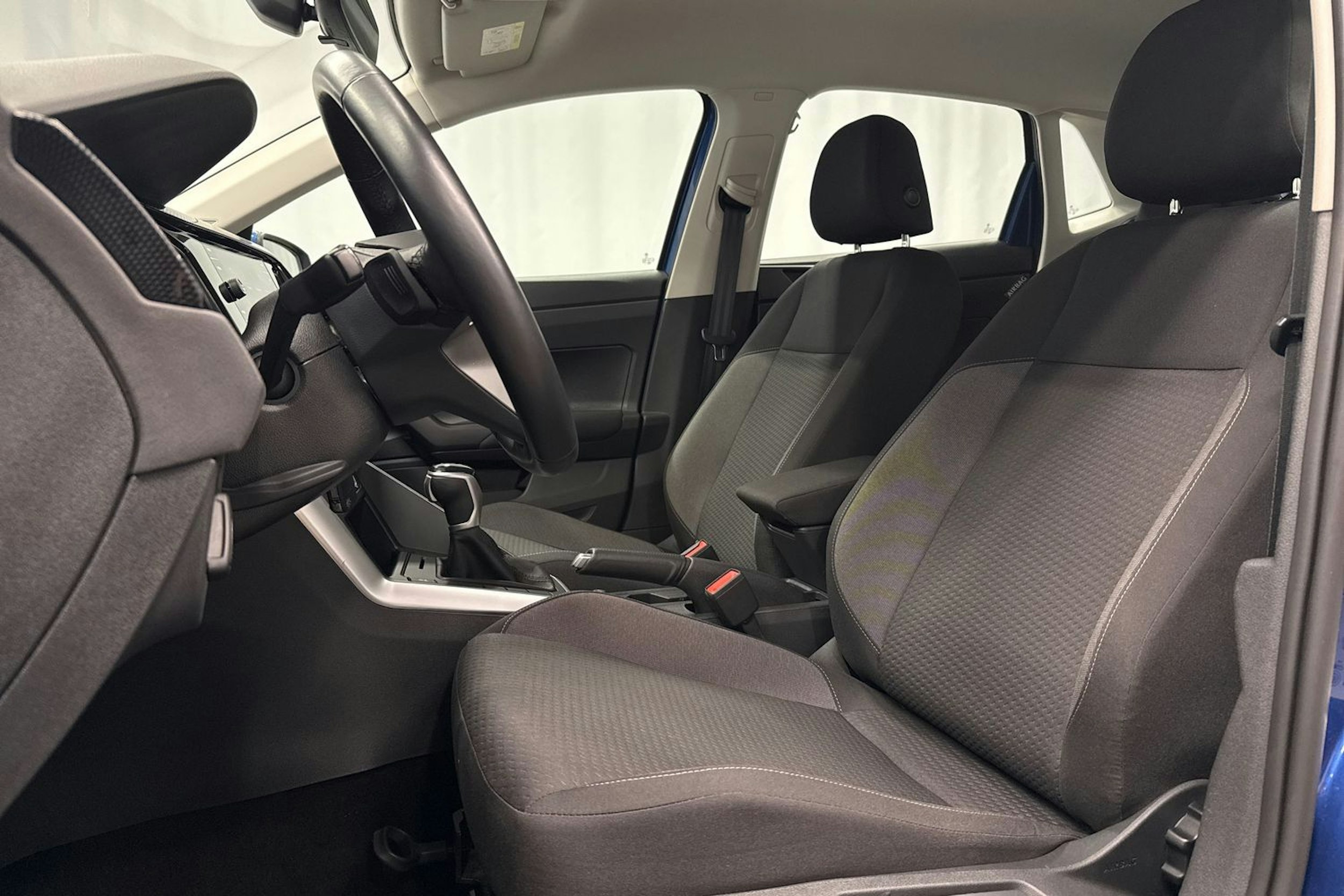 sininen Volkswagen Polo 2023 kuva 19.
