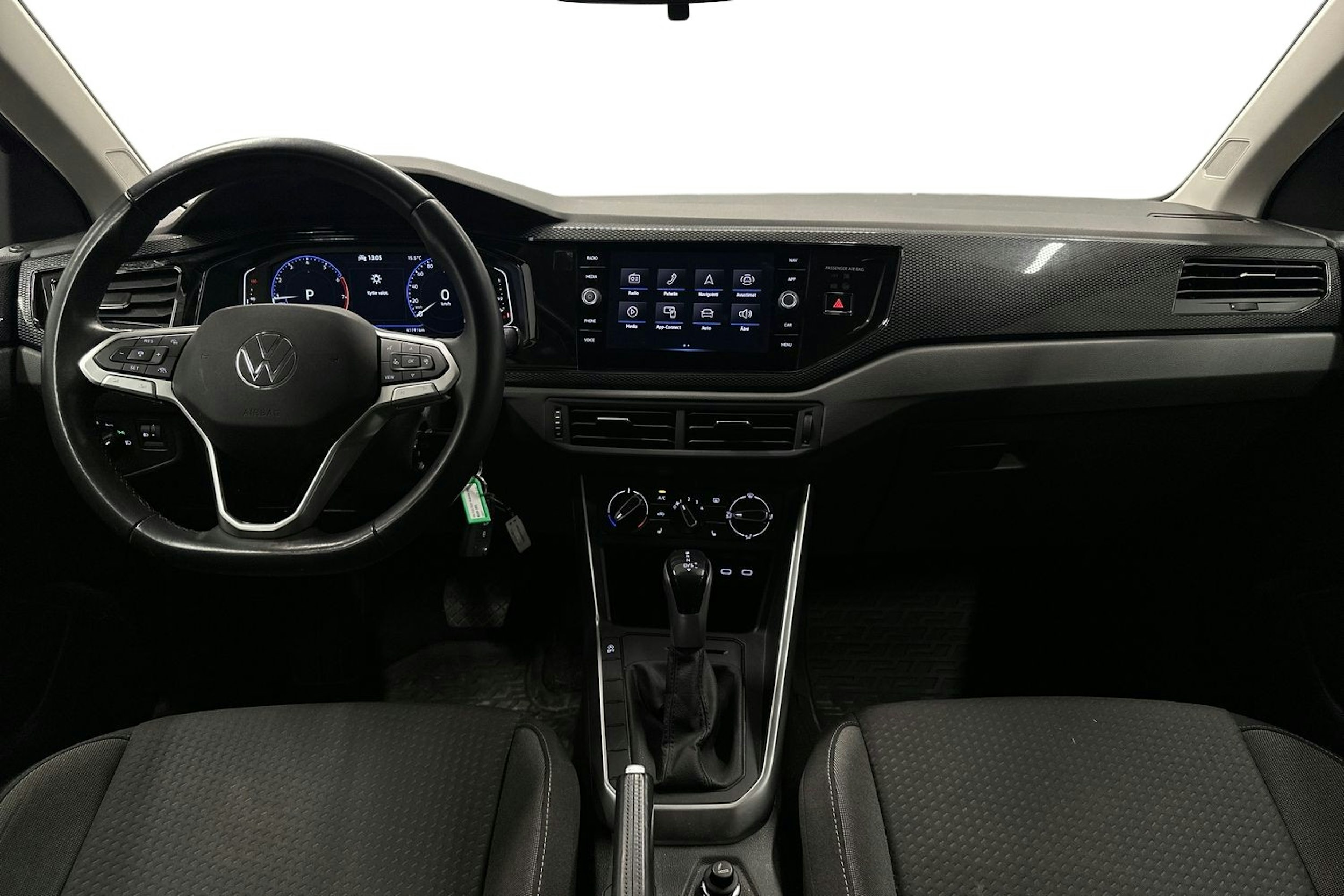 harmaa Volkswagen Polo 2023 kuva 8.