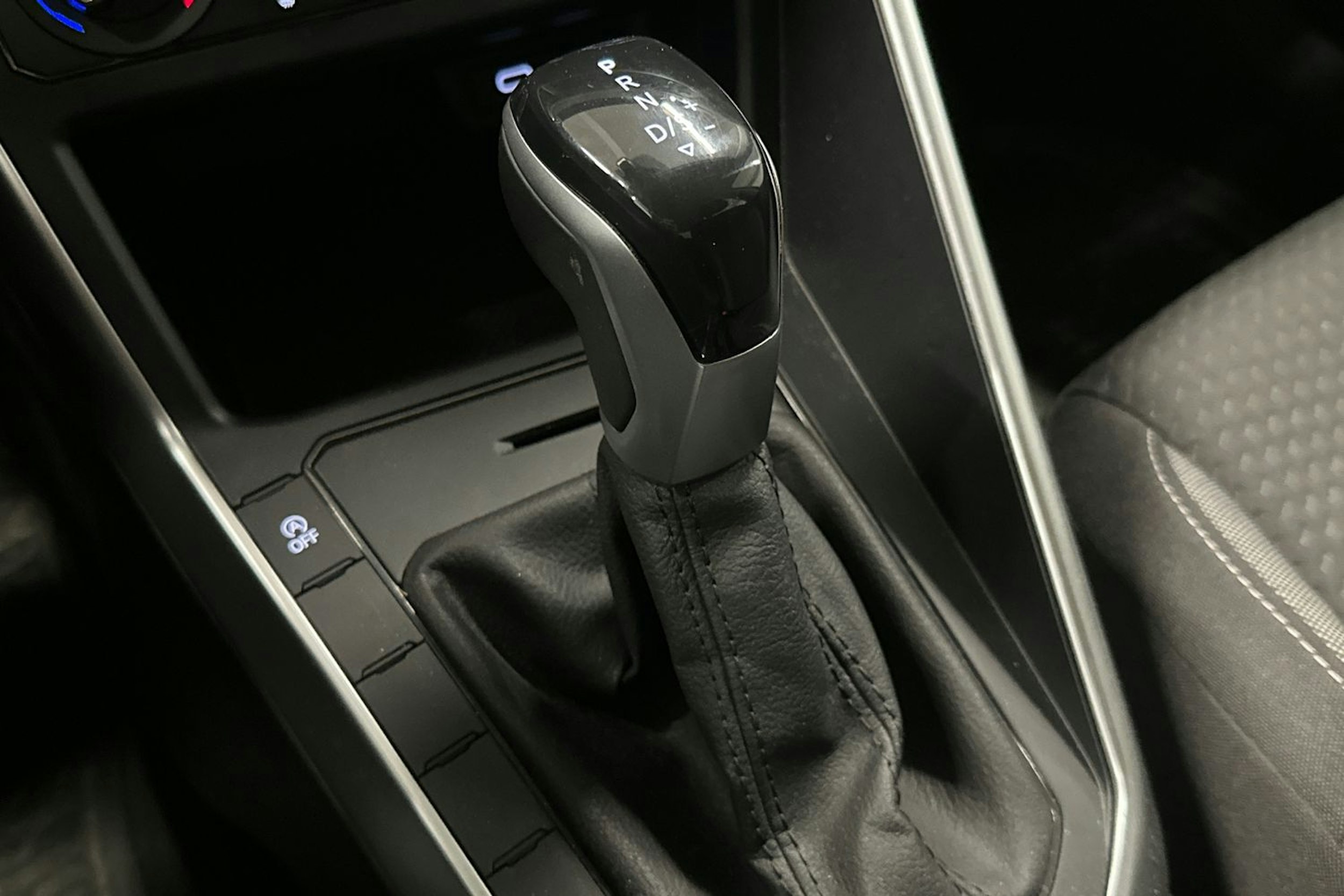 harmaa Volkswagen Polo 2023 kuva 17.