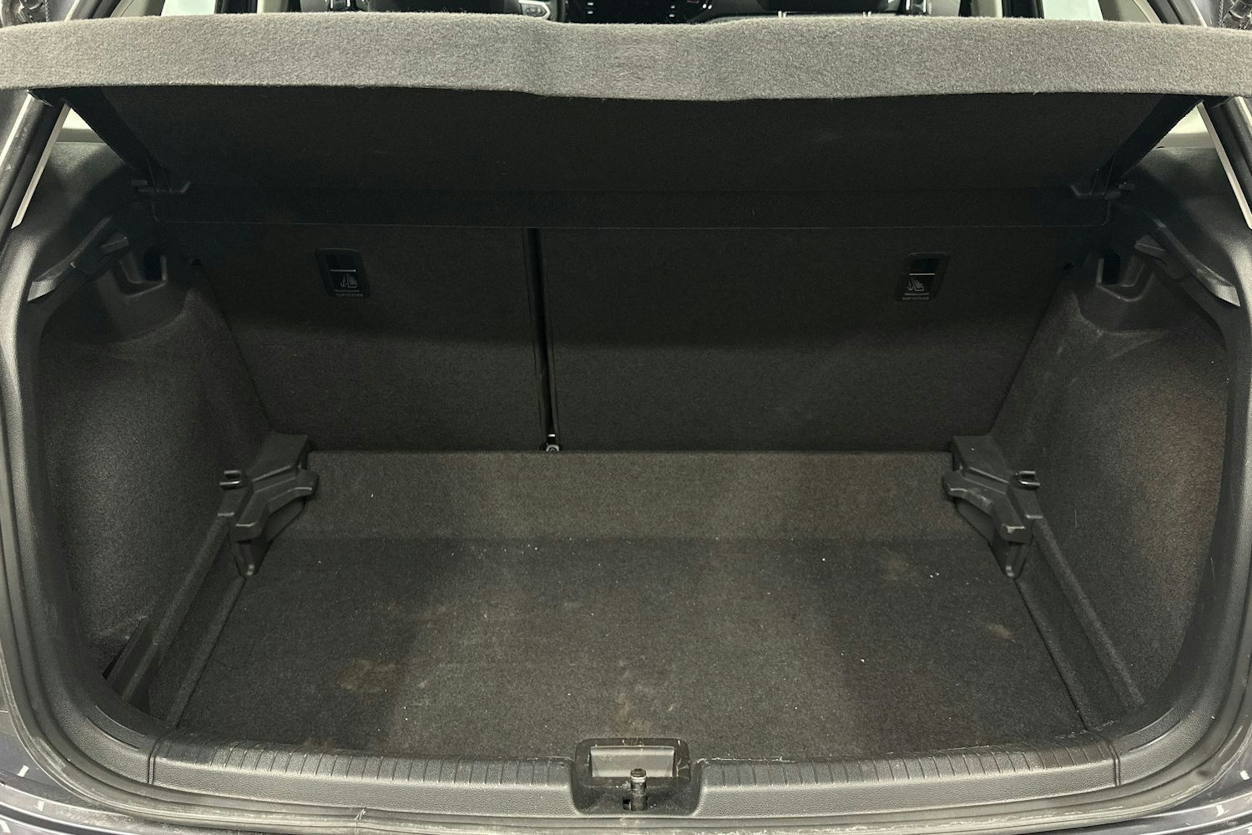 harmaa Volkswagen Polo 2023 kuva 20.