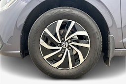 harmaa Volkswagen Polo 2023 kuva 22.