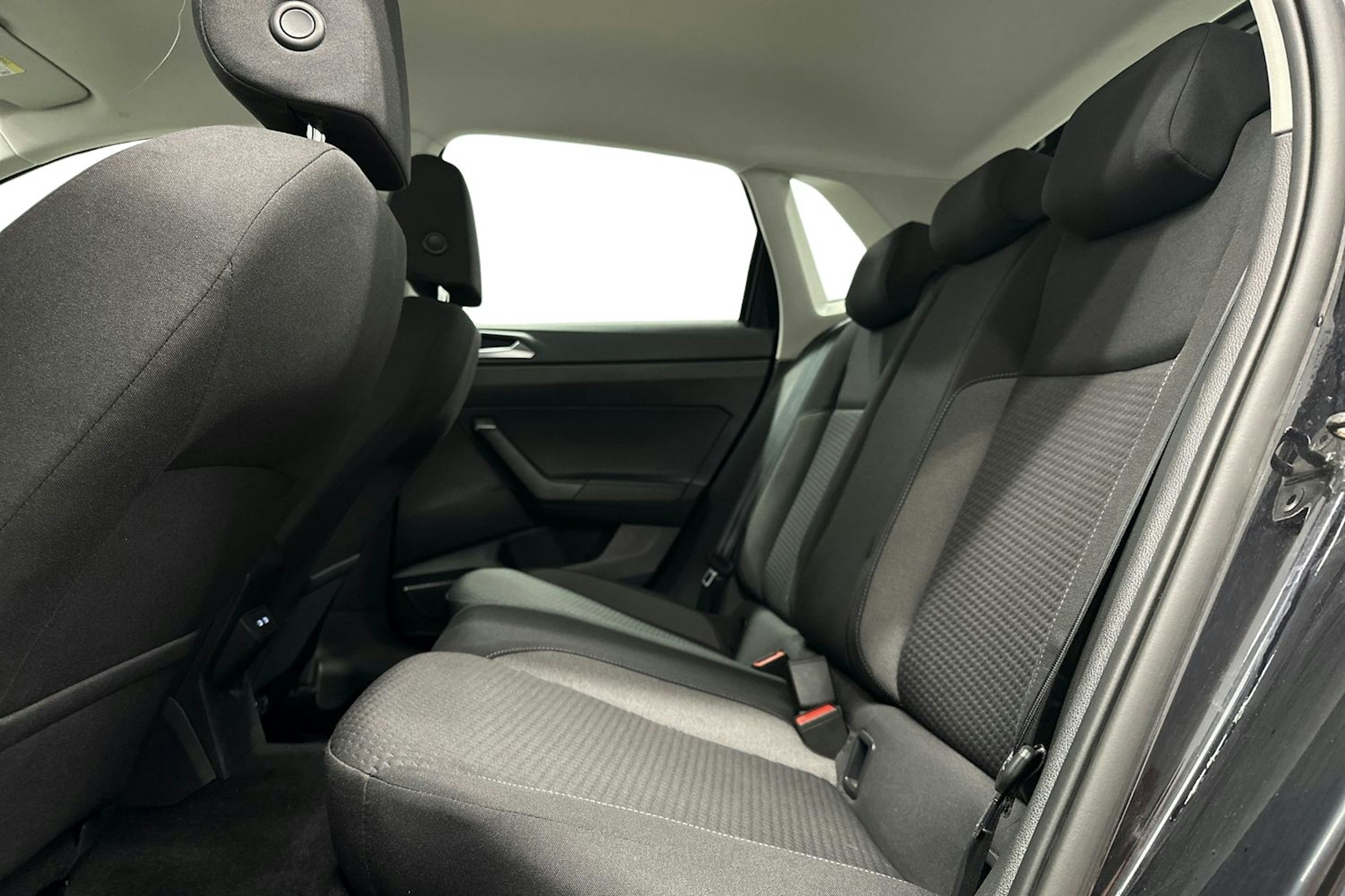 musta Volkswagen Polo 2023 kuva 10.