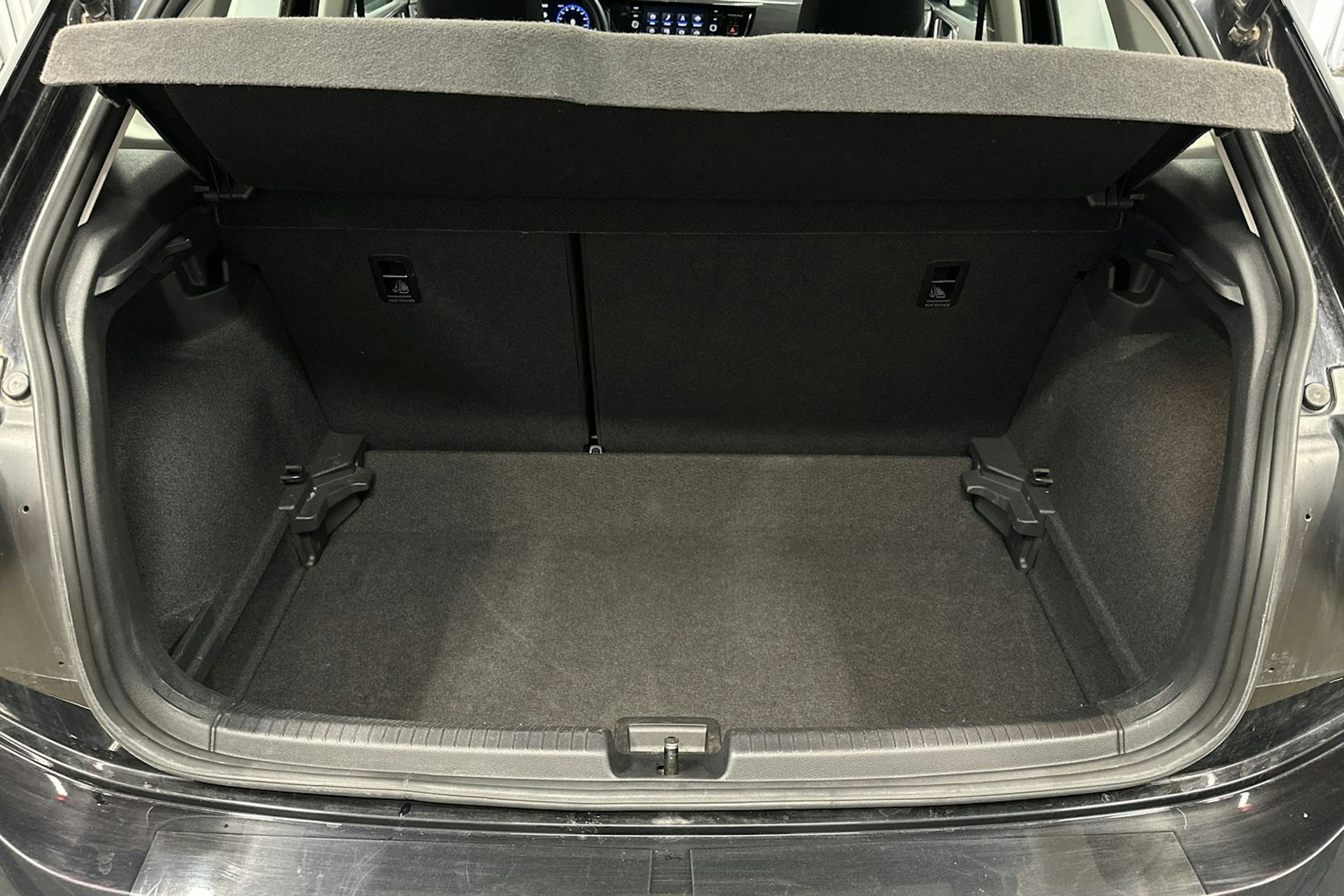 musta Volkswagen Polo 2023 kuva 15.