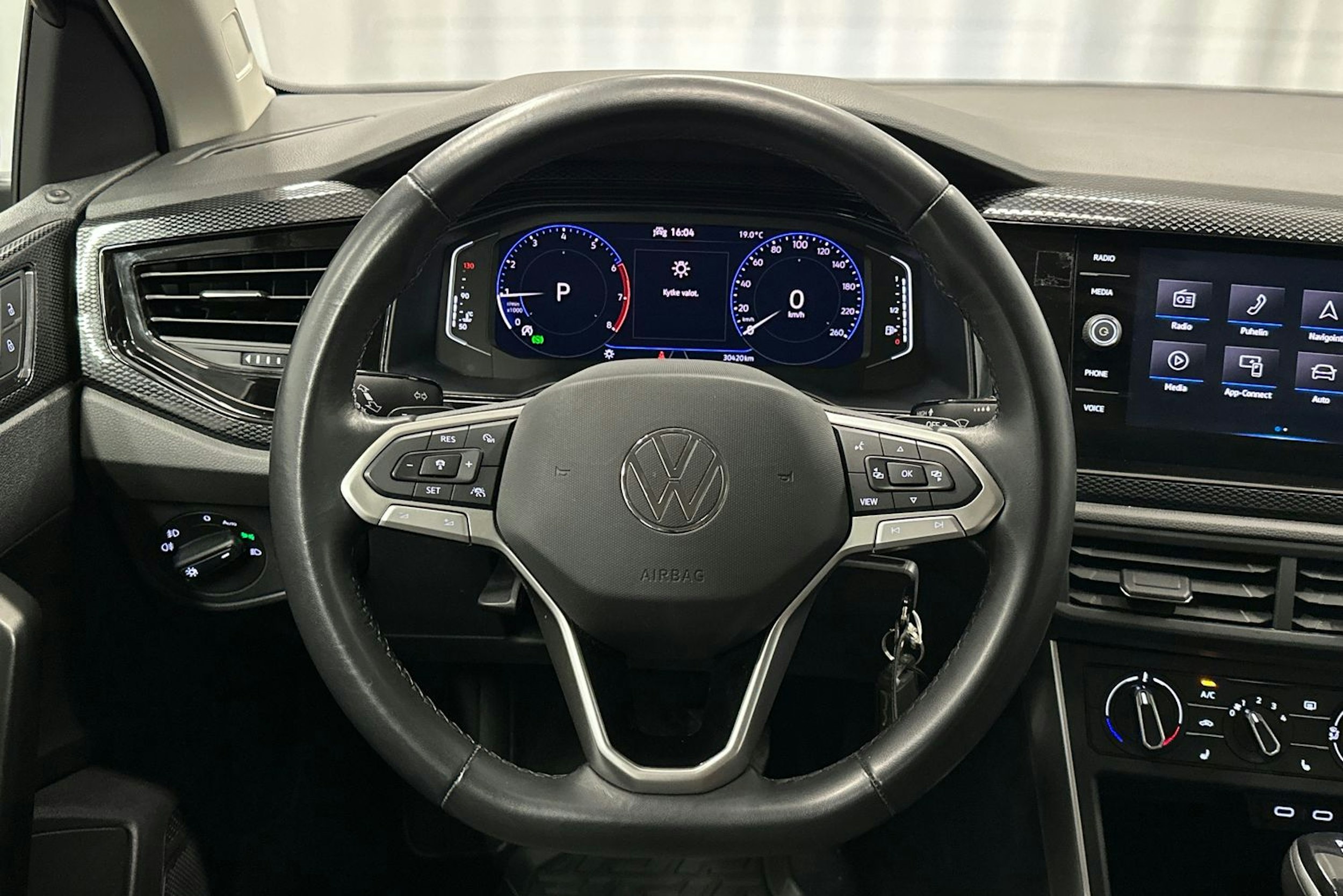 musta Volkswagen Polo 2023 kuva 16.