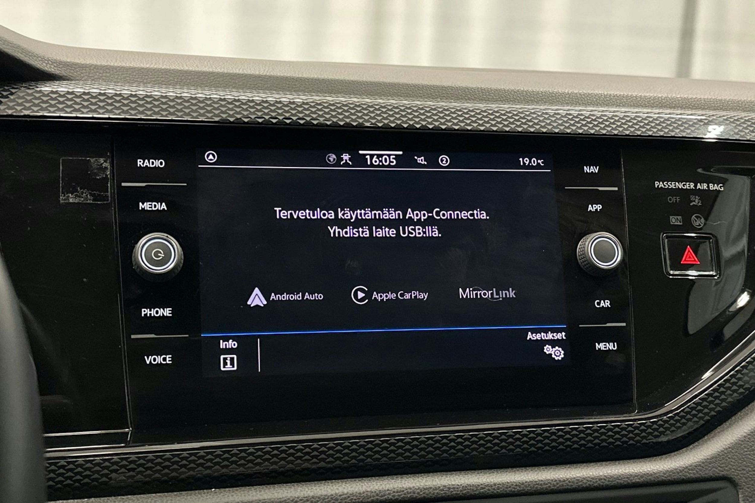 musta Volkswagen Polo 2023 kuva 23.
