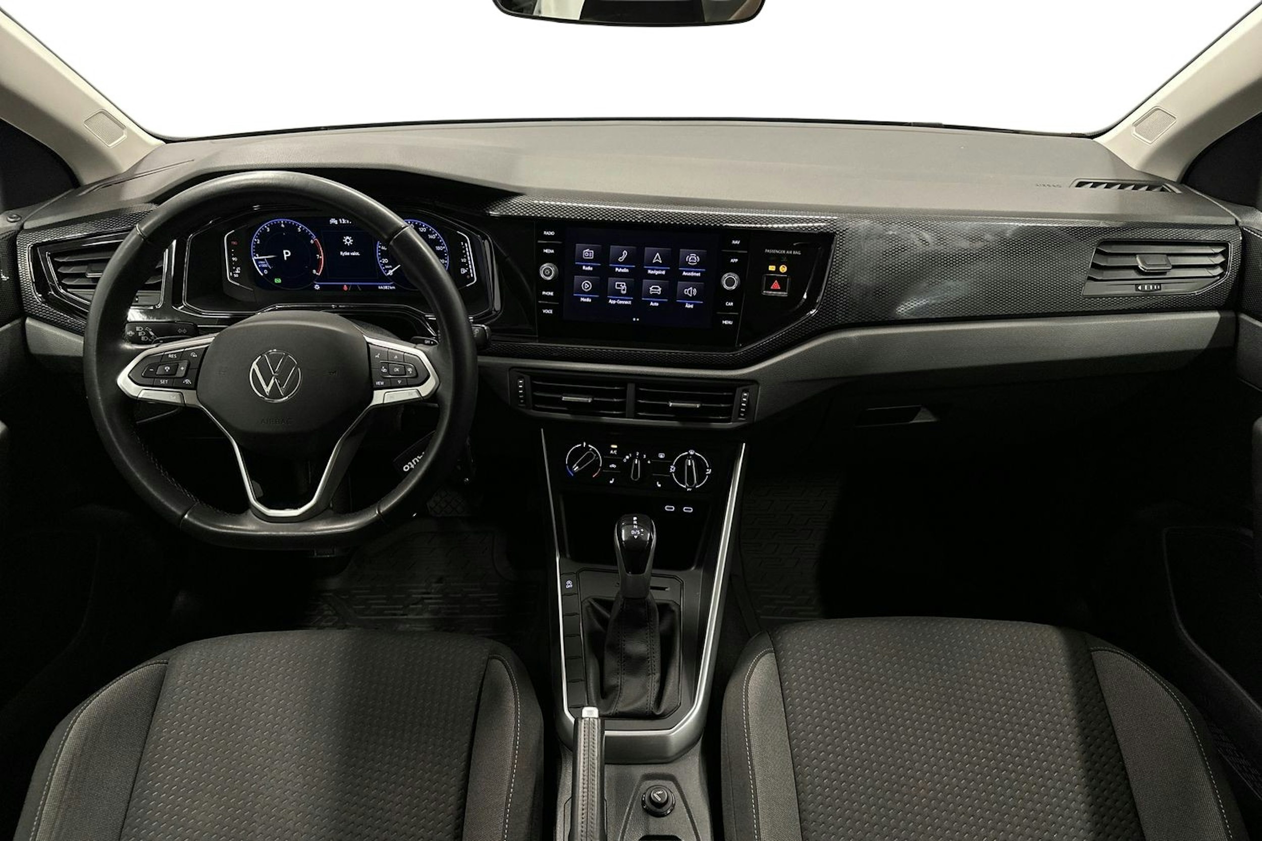 sininen Volkswagen Polo 2023 kuva 9.