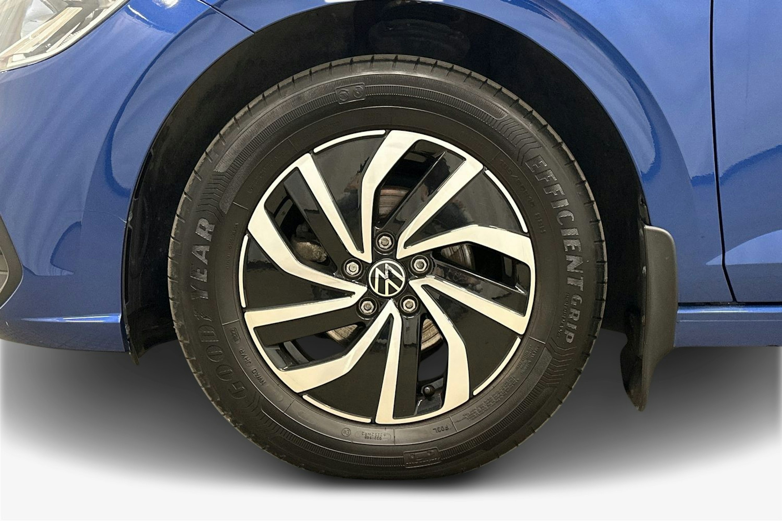 sininen Volkswagen Polo 2023 kuva 11.