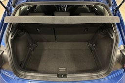 sininen Volkswagen Polo 2023 kuva 14.