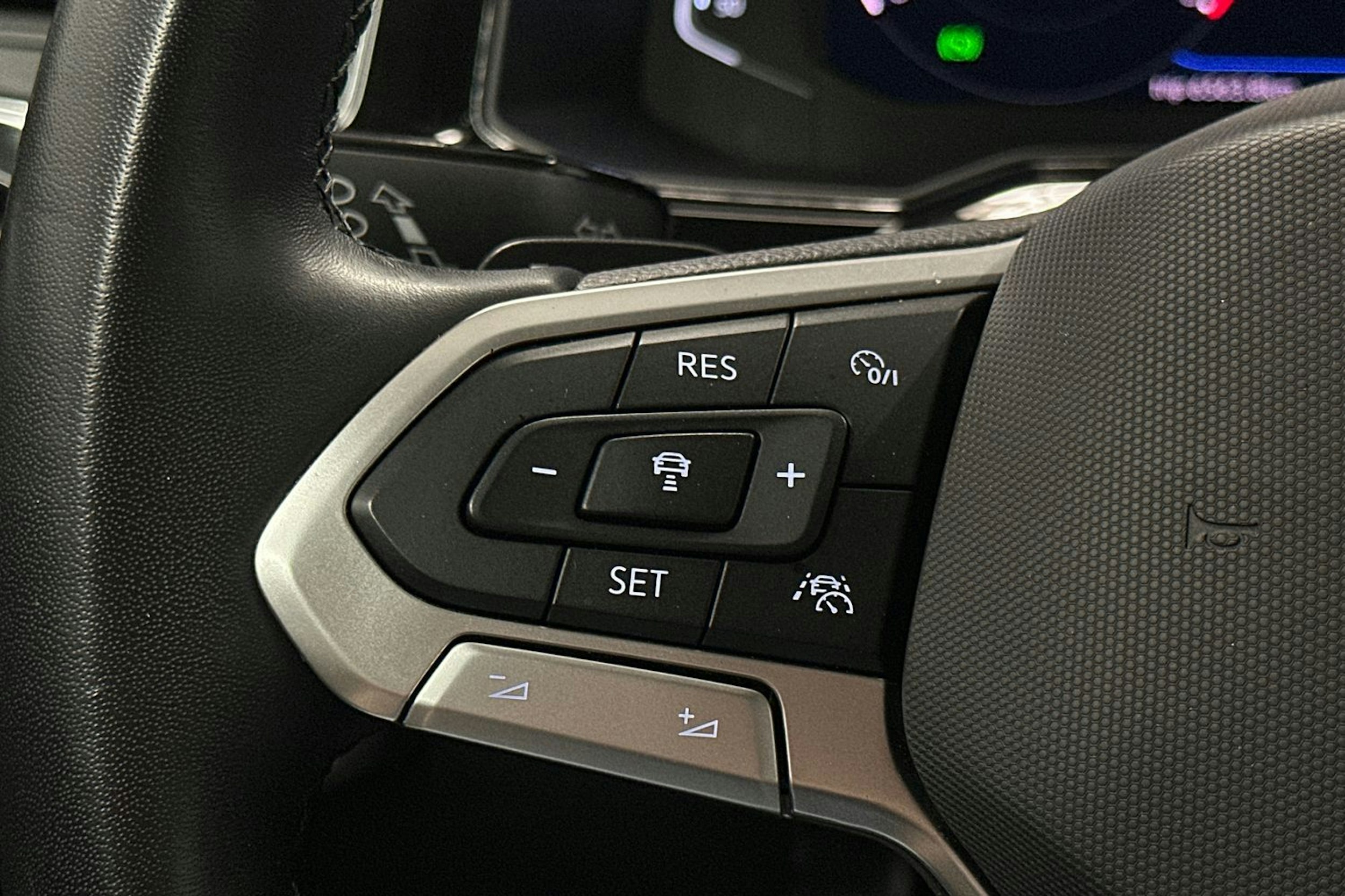 sininen Volkswagen Polo 2023 kuva 17.