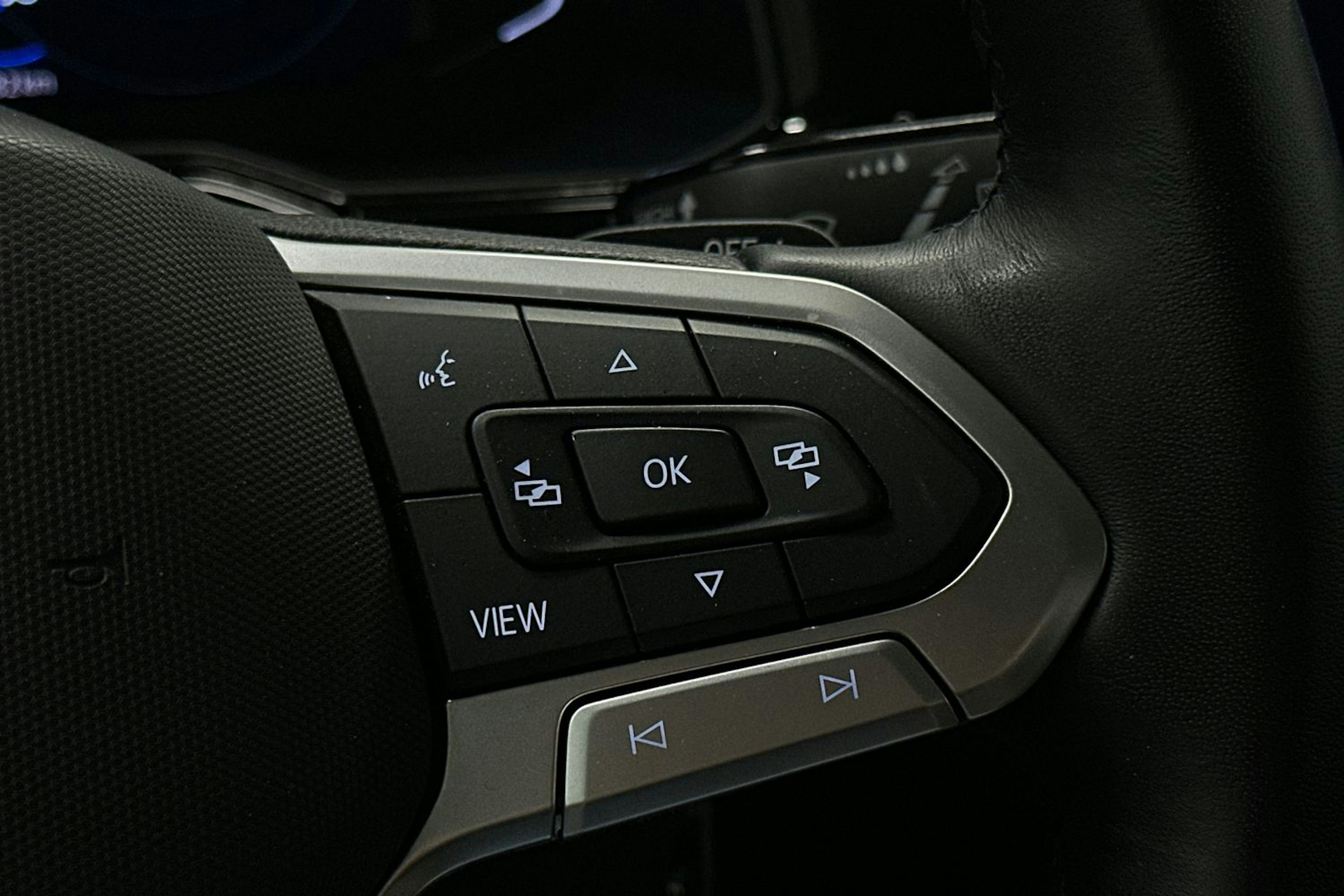 sininen Volkswagen Polo 2023 kuva 18.
