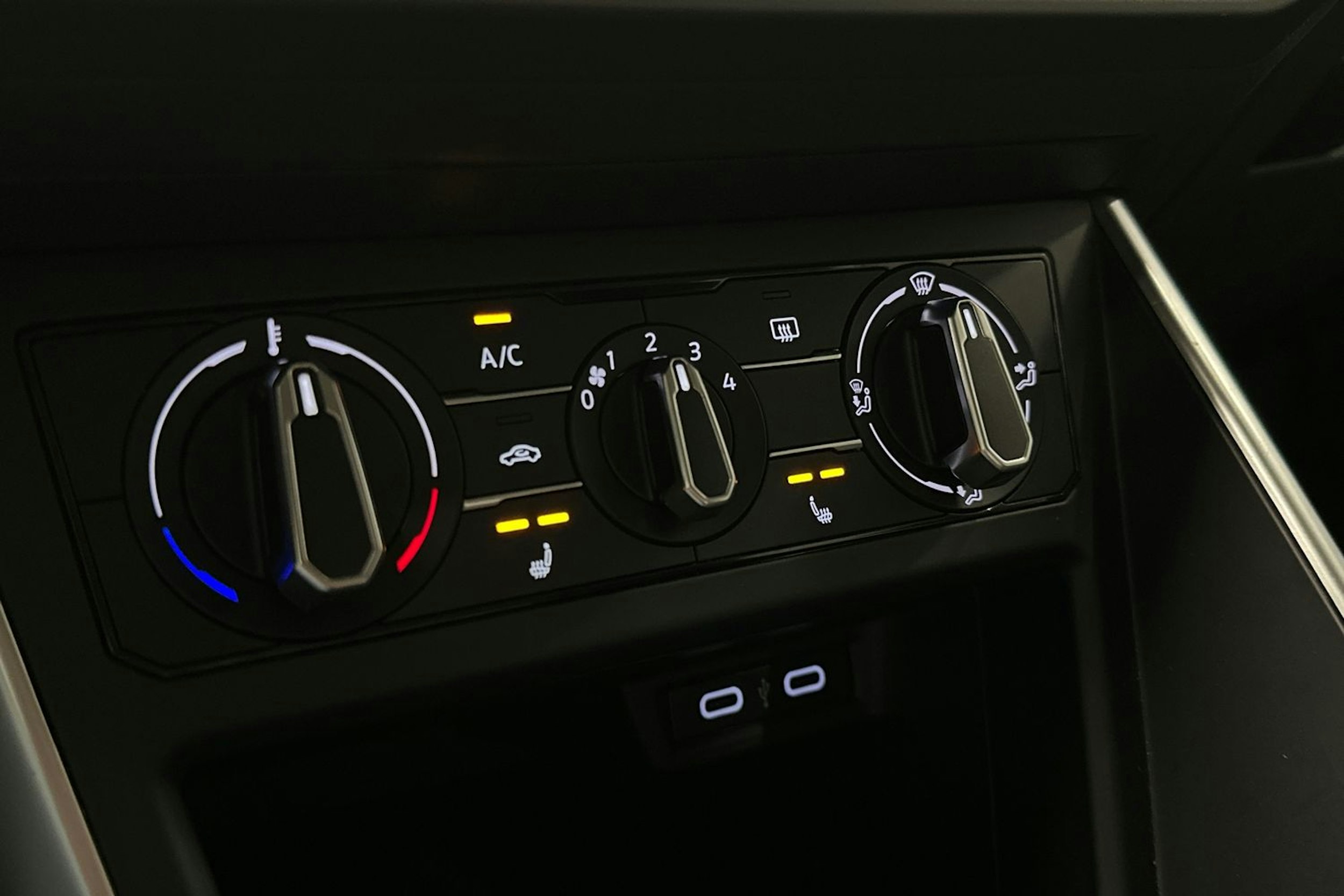 sininen Volkswagen Polo 2023 kuva 23.