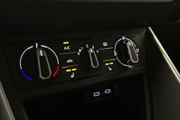 sininen Volkswagen Polo 2023 kuva 23.