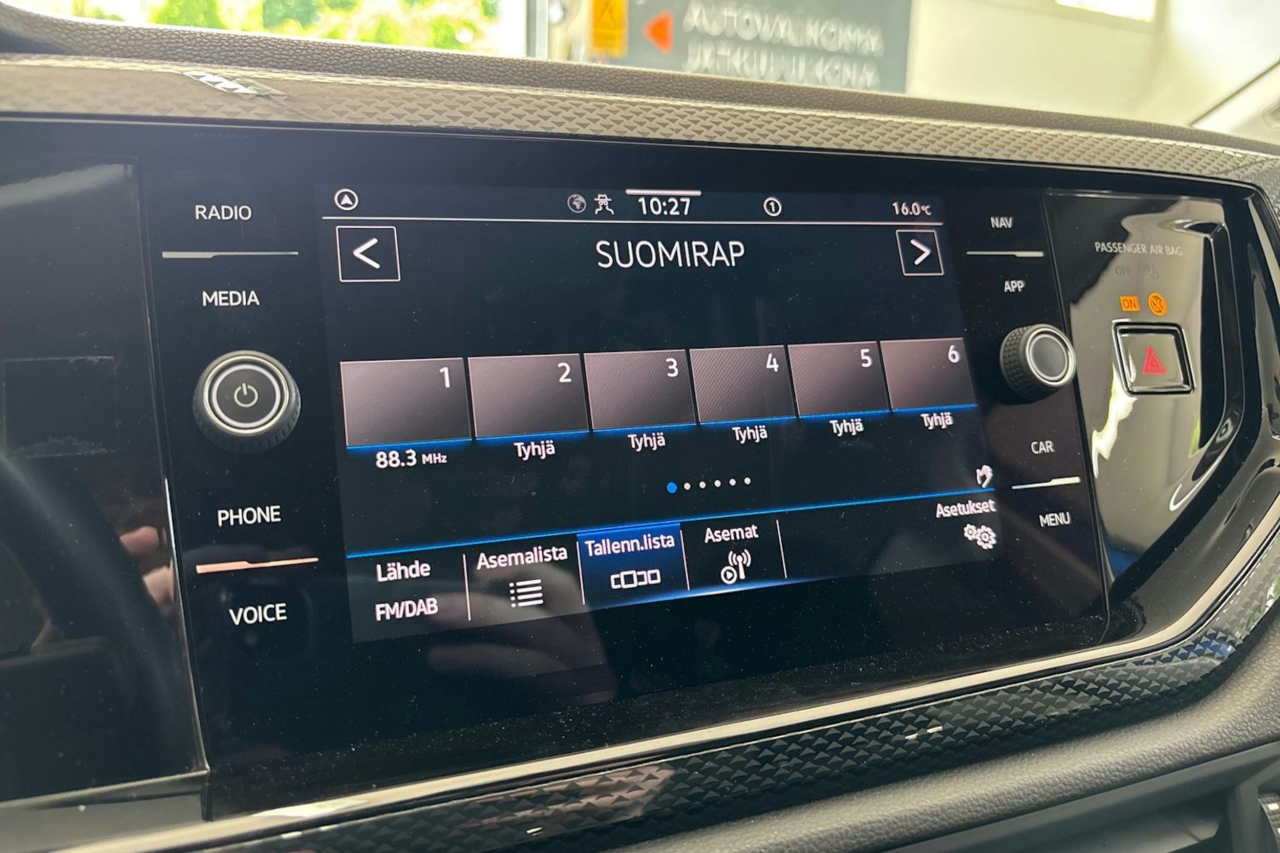 sininen Volkswagen Polo 2023 kuva 17.