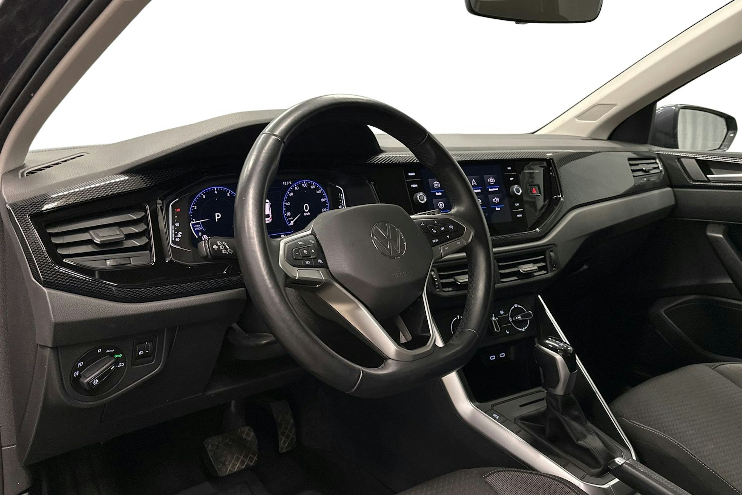 harmaa Volkswagen Polo 2023 kuva 7.