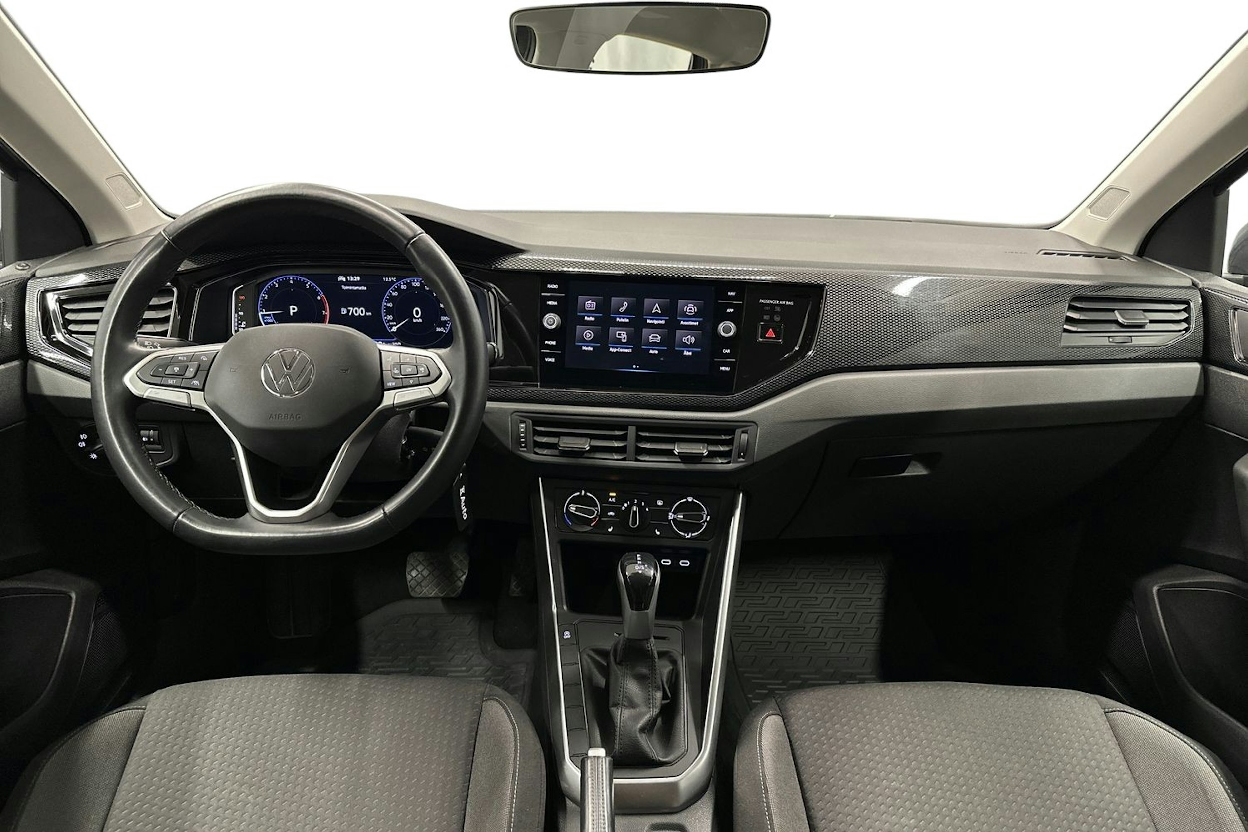 harmaa Volkswagen Polo 2023 kuva 9.