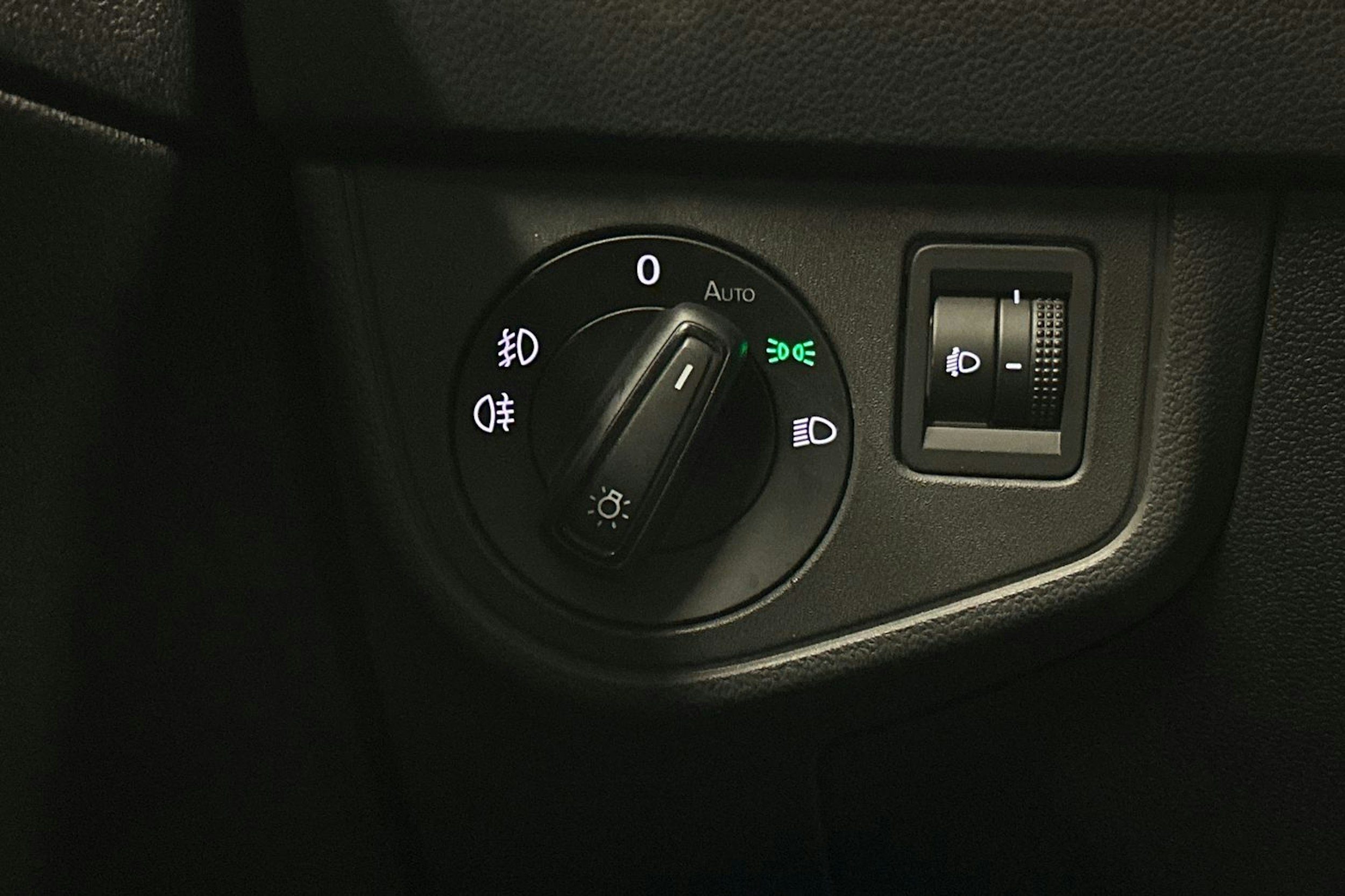 harmaa Volkswagen Polo 2023 kuva 25.