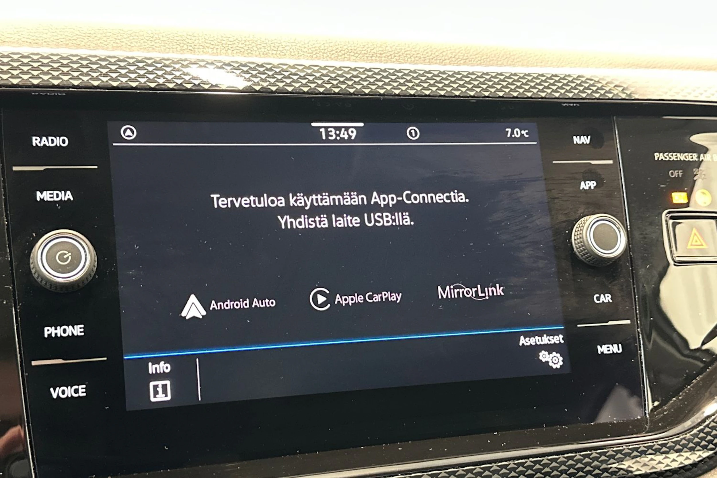 valkoinen Volkswagen Polo 2023 kuva 18.