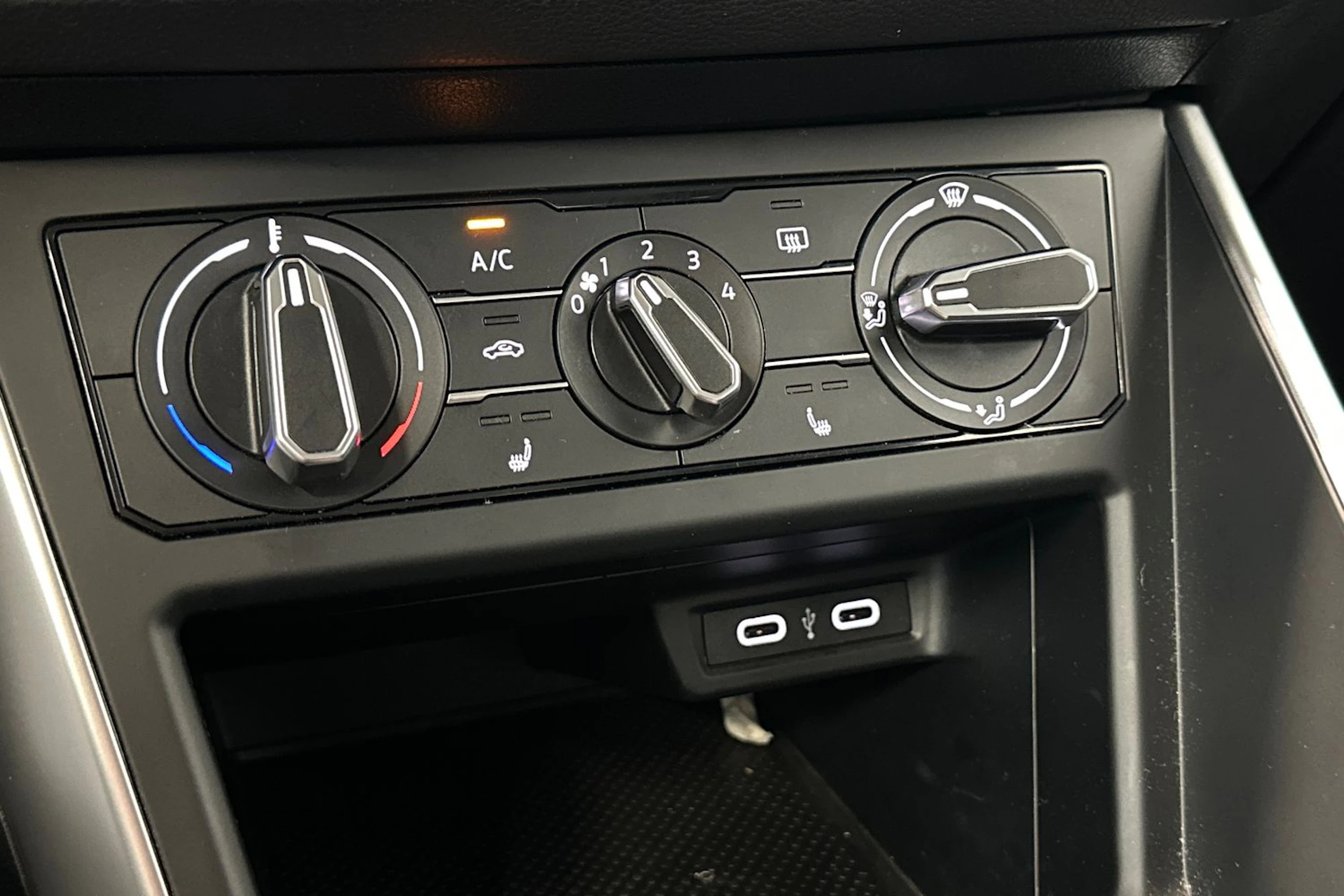 valkoinen Volkswagen Polo 2023 kuva 20.