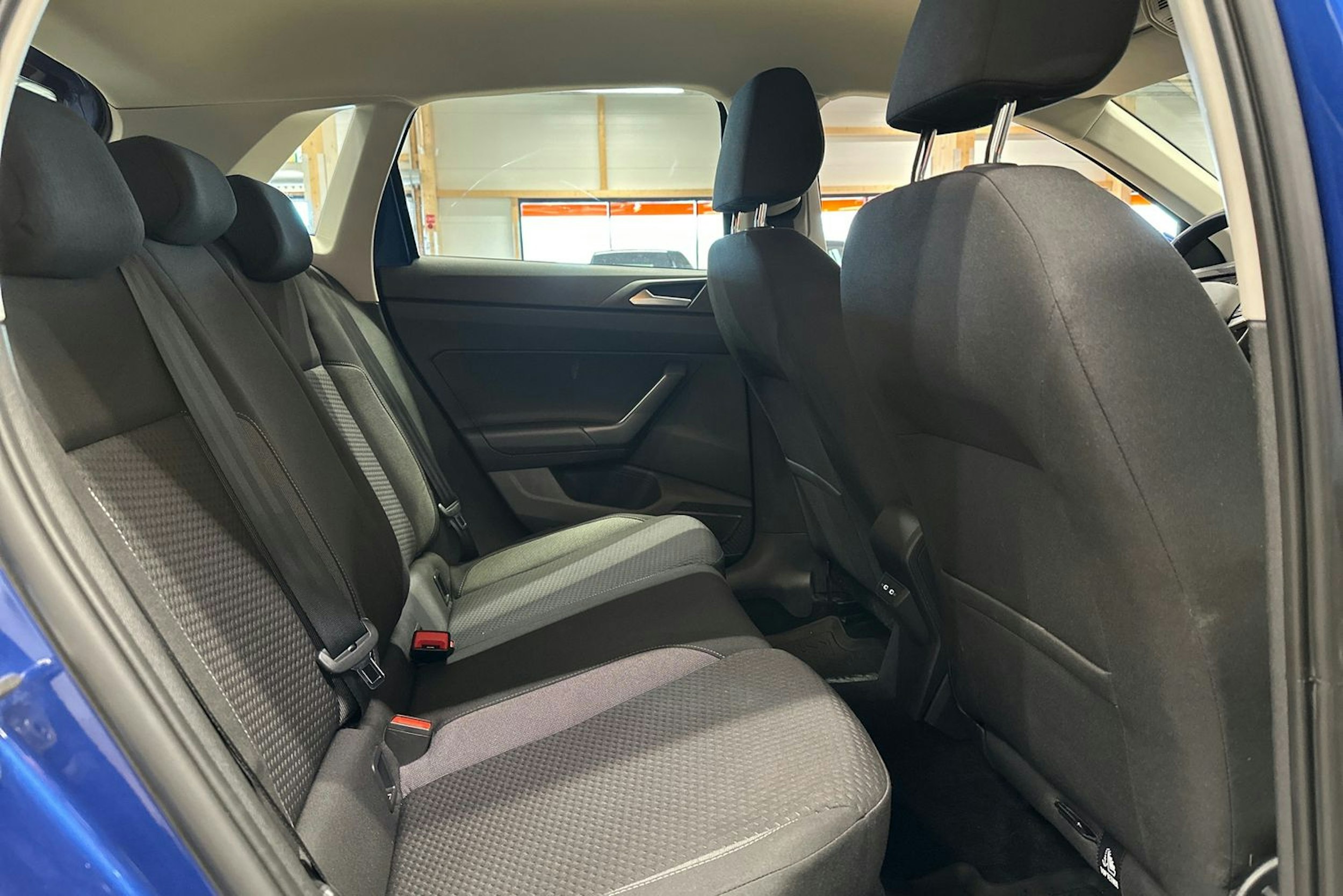 sininen Volkswagen Polo 2023 kuva 14.