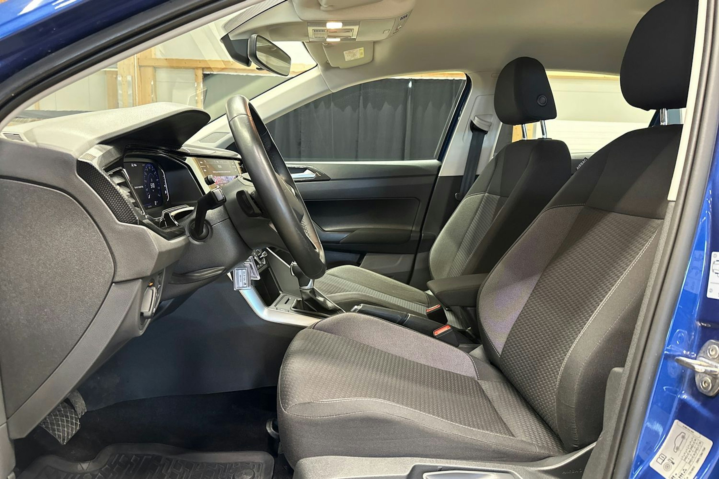sininen Volkswagen Polo 2023 kuva 15.