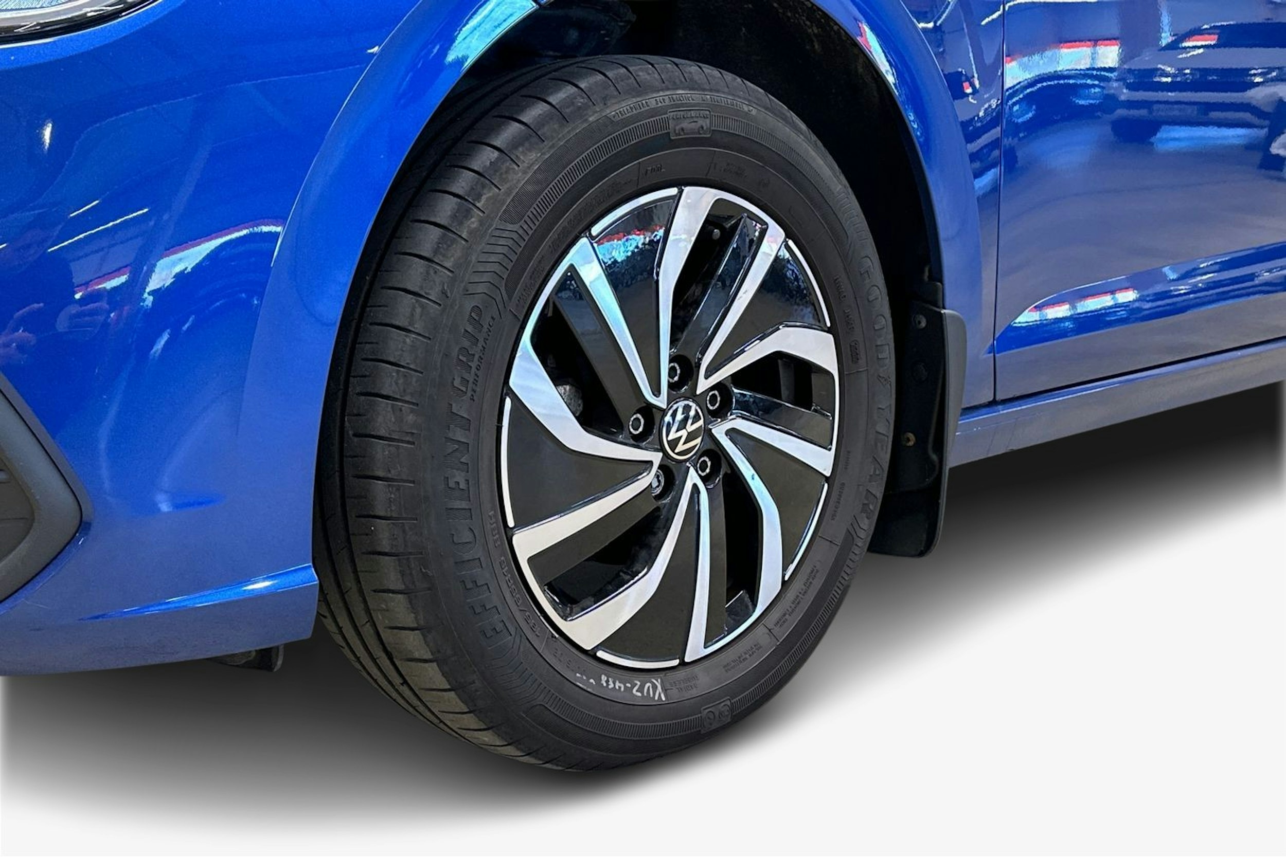 sininen Volkswagen Polo 2023 kuva 16.