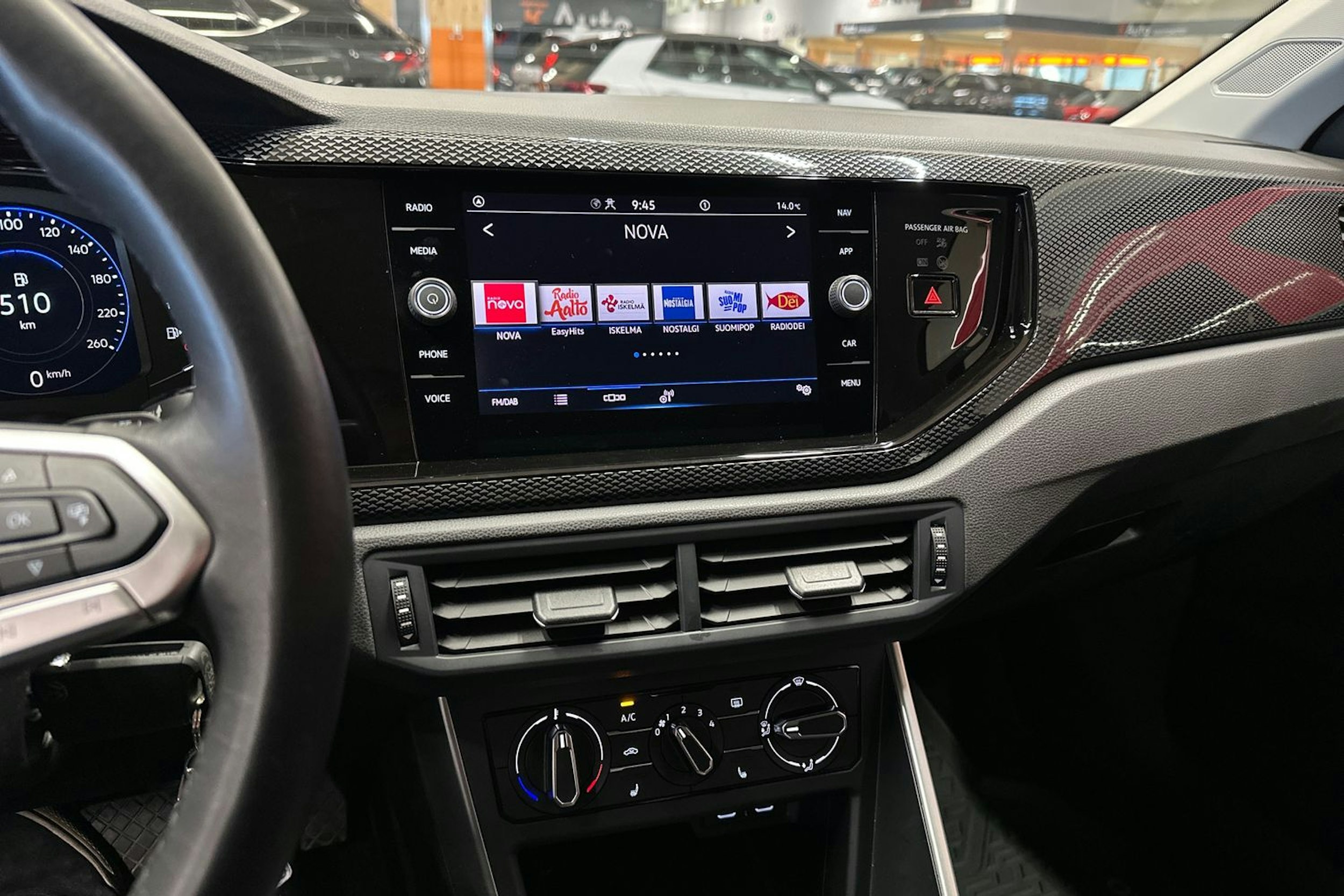 sininen Volkswagen Polo 2023 kuva 20.