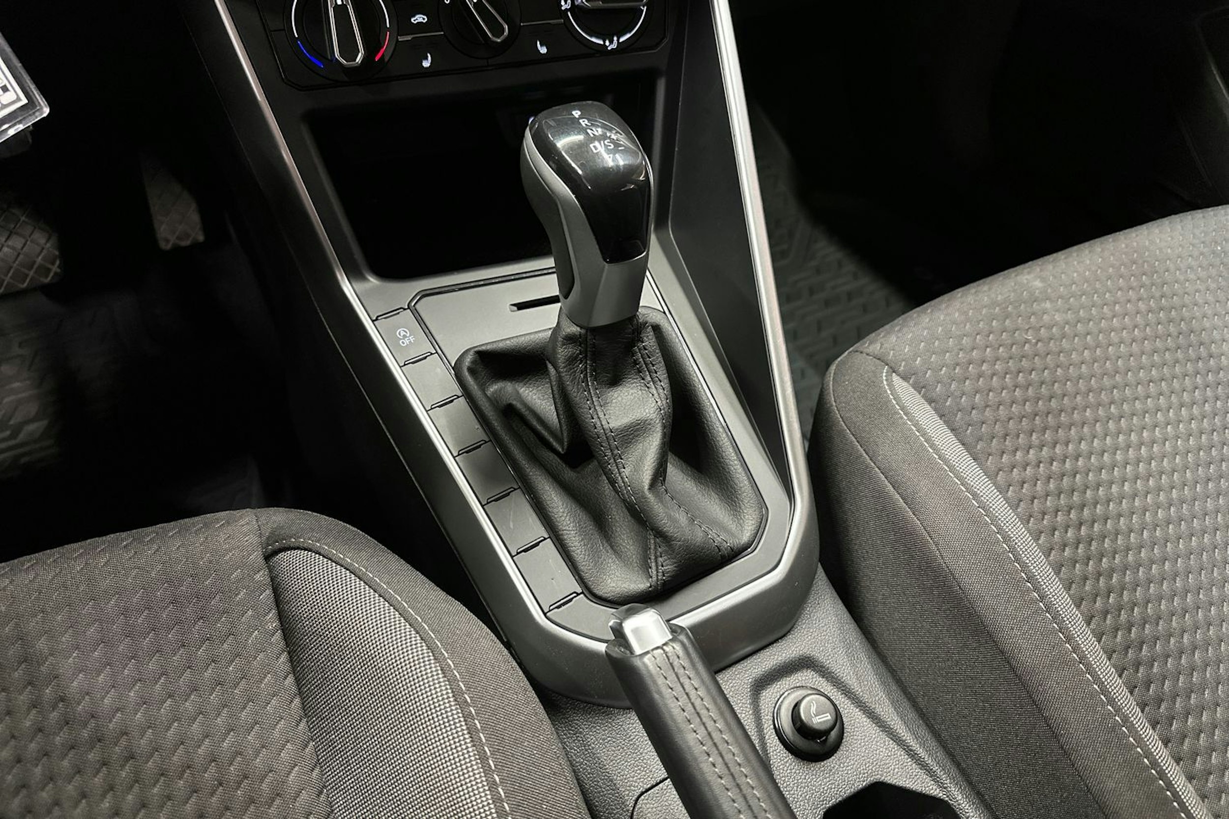 sininen Volkswagen Polo 2023 kuva 21.