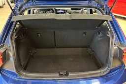 sininen Volkswagen Polo 2023 kuva 28.
