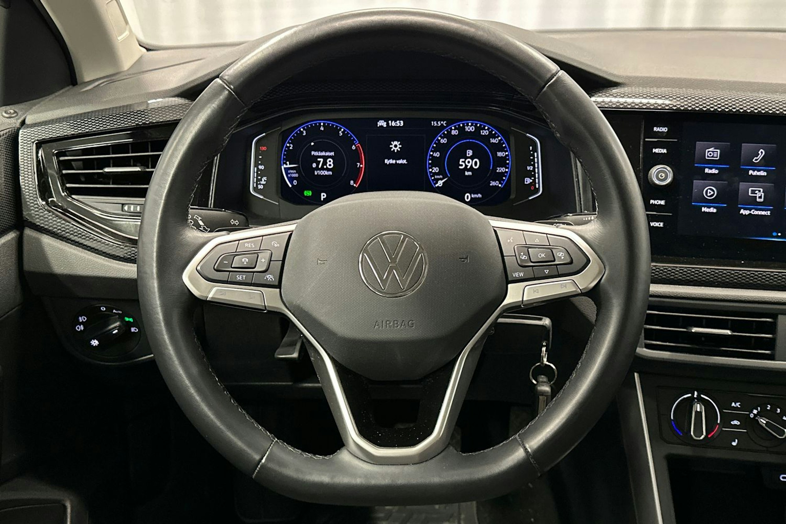 harmaa Volkswagen Polo 2023 kuva 16.