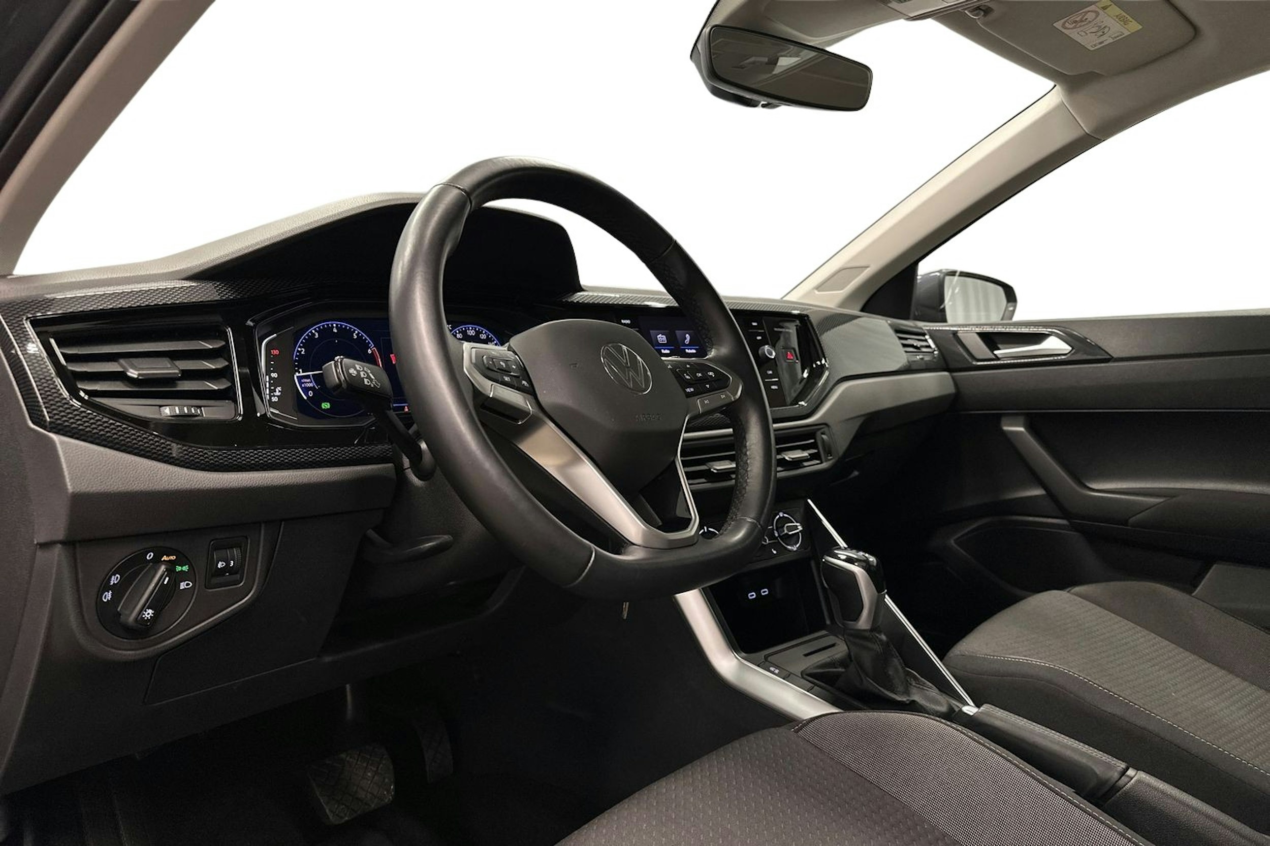 harmaa Volkswagen Polo 2023 kuva 7.