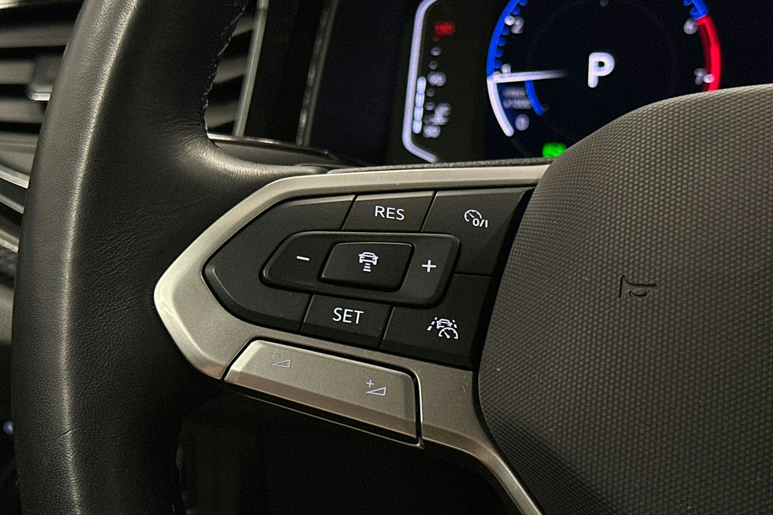 harmaa Volkswagen Polo 2023 kuva 17.