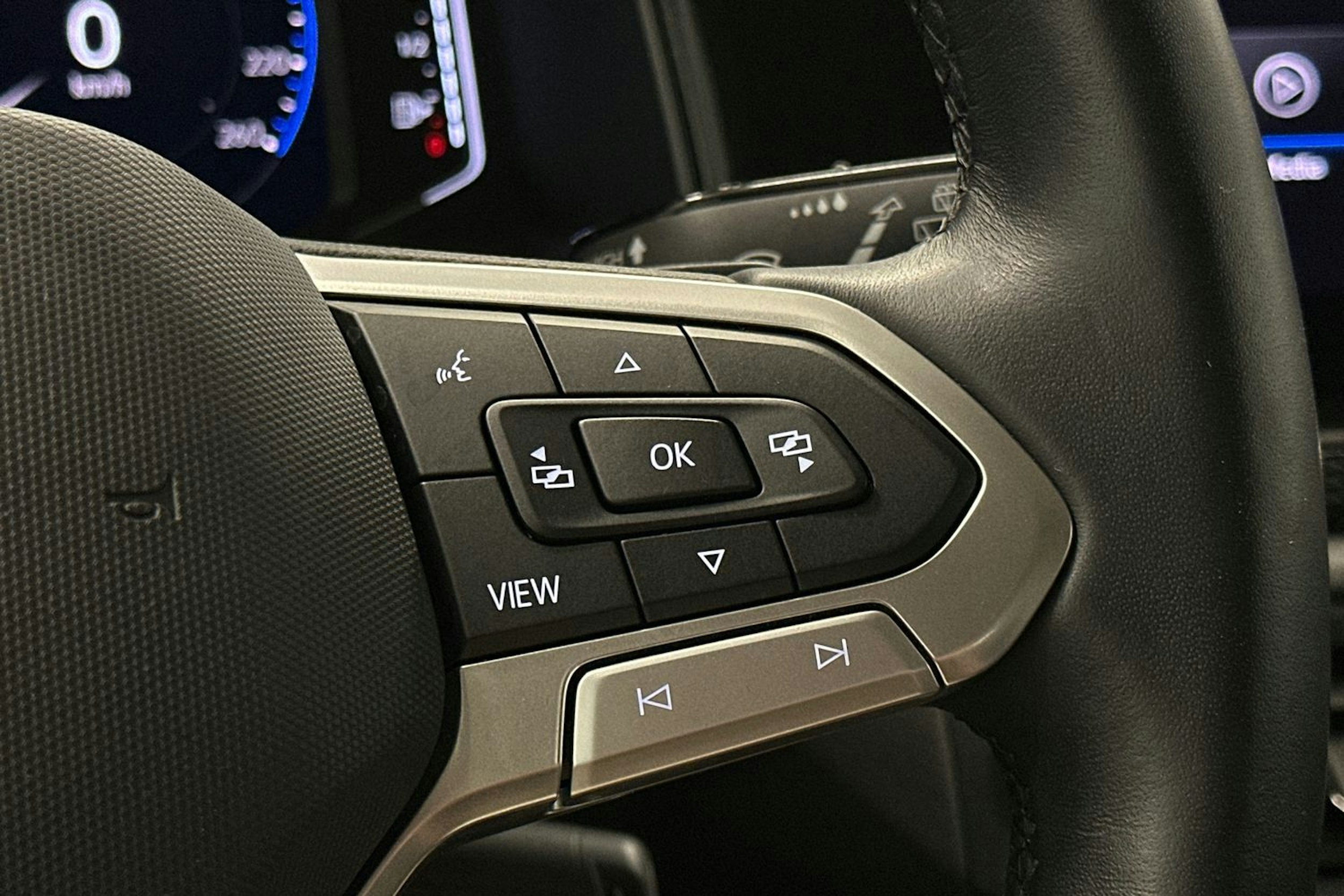 harmaa Volkswagen Polo 2023 kuva 18.