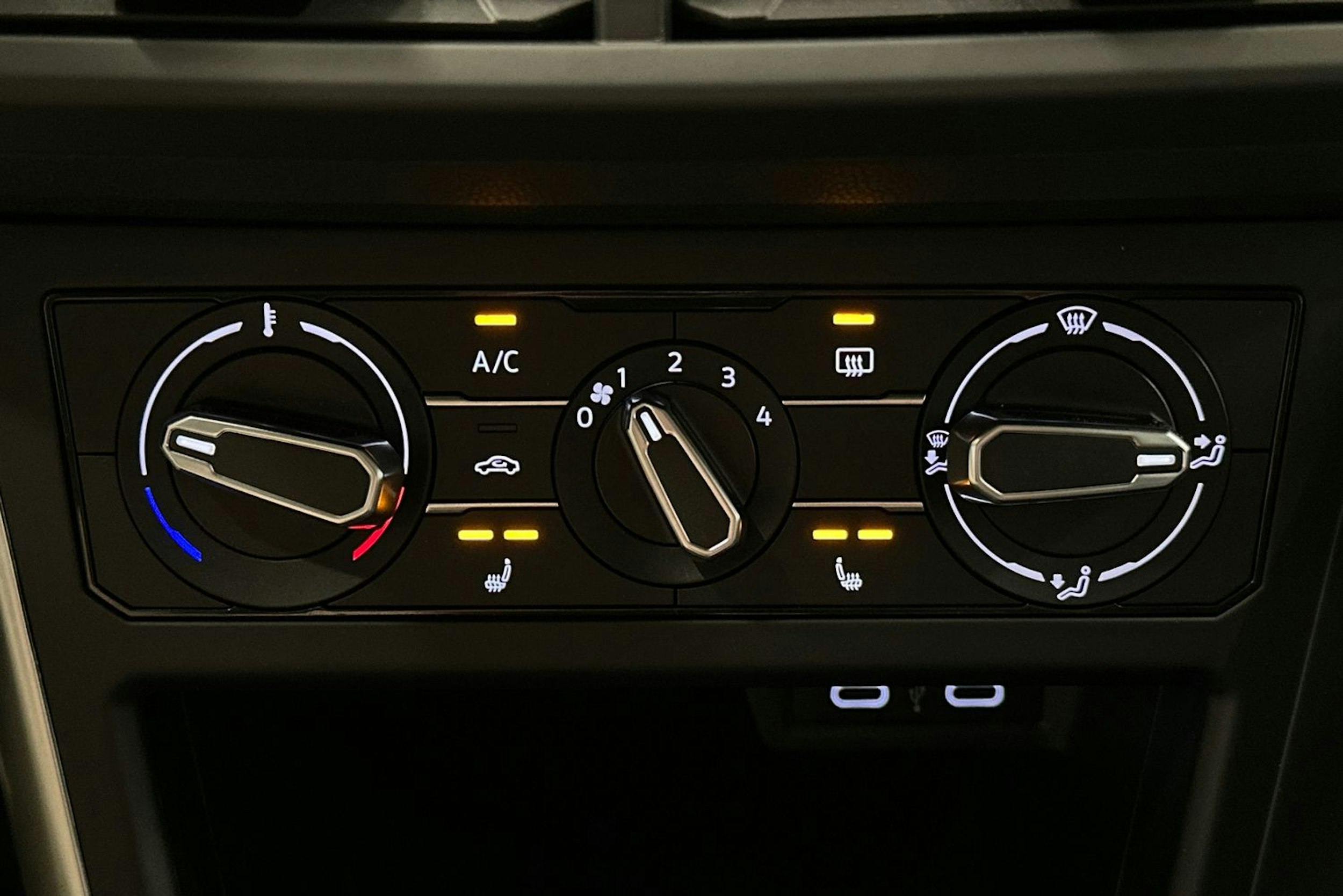 harmaa Volkswagen Polo 2023 kuva 23.