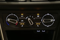 harmaa Volkswagen Polo 2023 kuva 23.