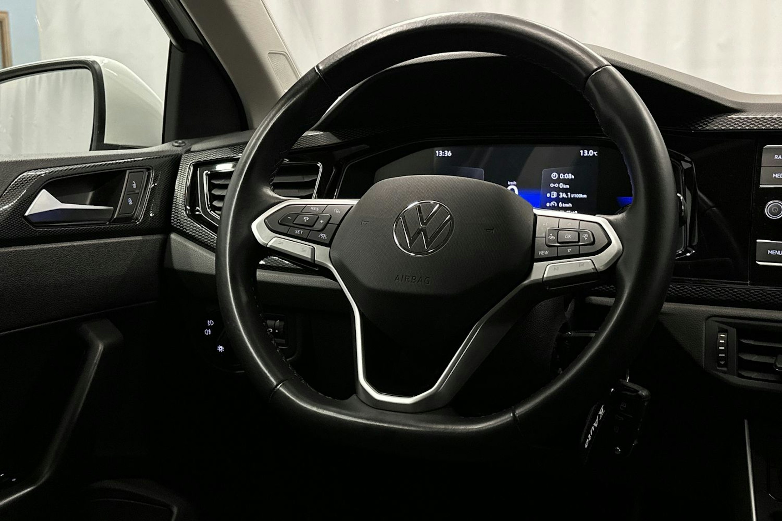 valkoinen Volkswagen Polo 2023 kuva 15.