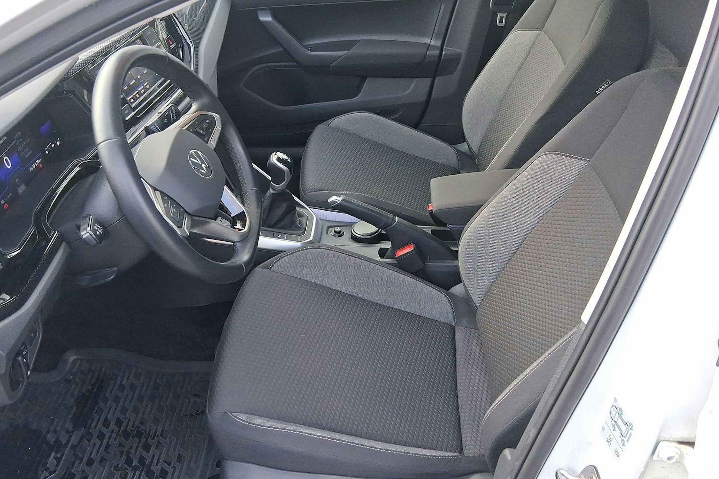 valkoinen Volkswagen Polo 2023 kuva 9.