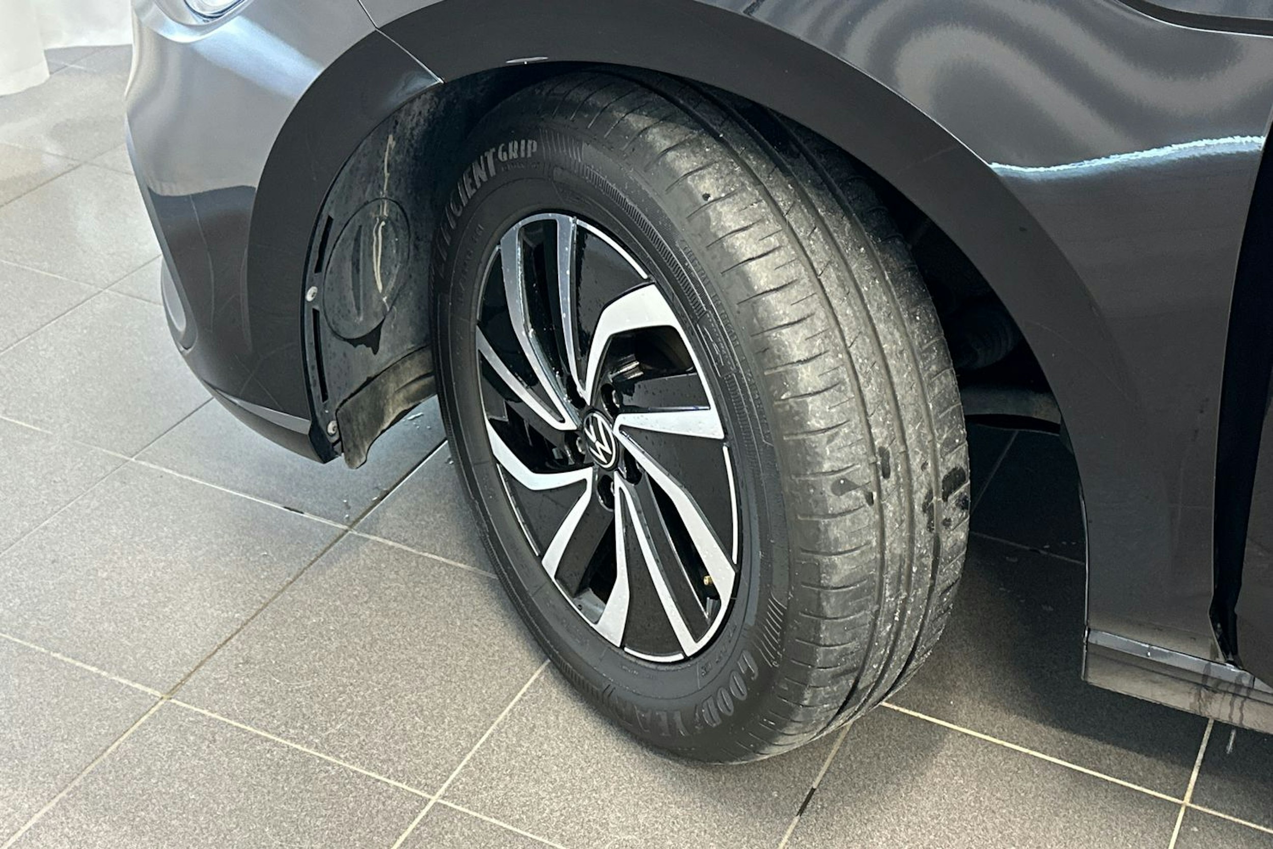musta Volkswagen Polo 2023 kuva 13.
