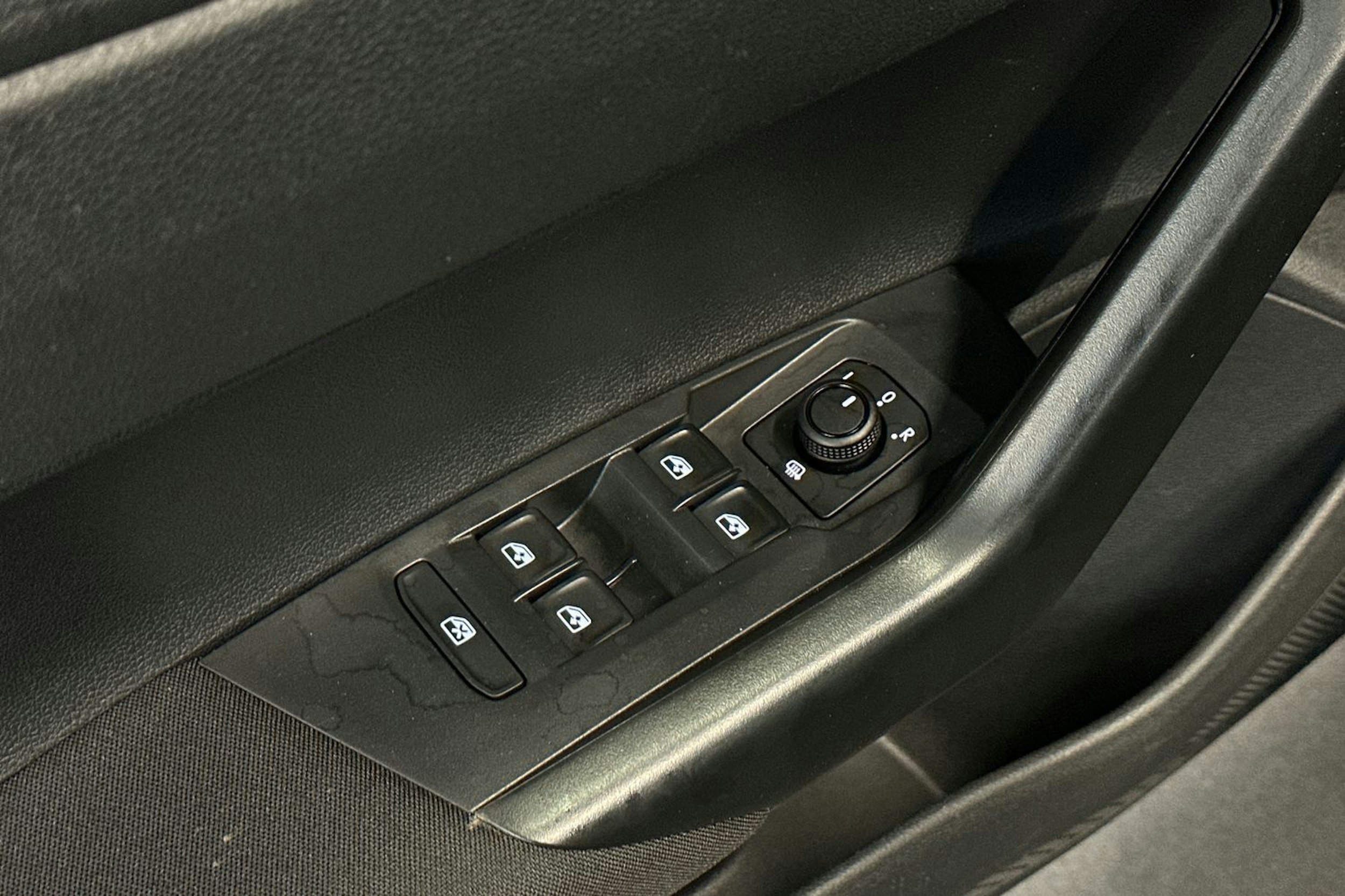 musta Volkswagen Polo 2023 kuva 17.