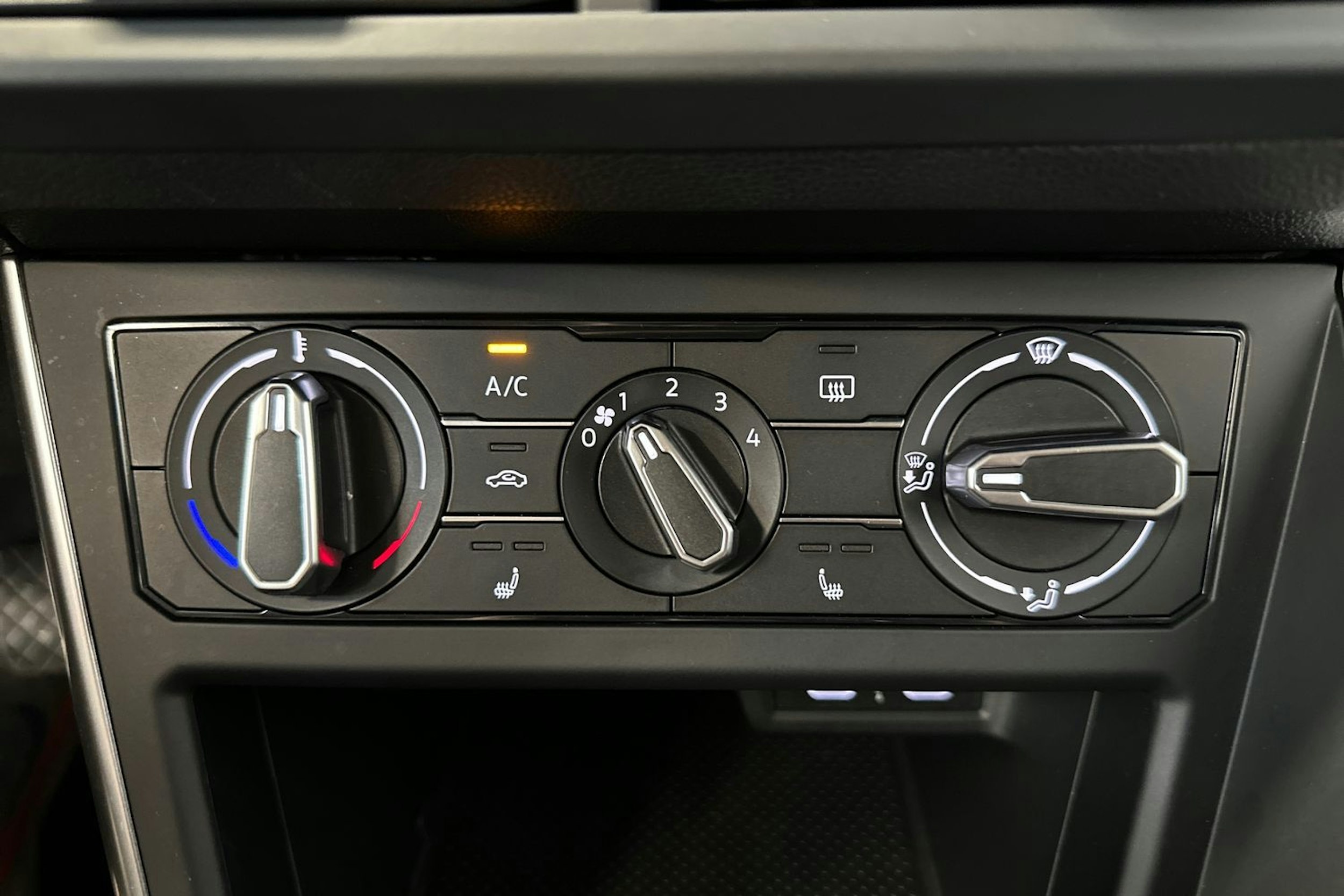 musta Volkswagen Polo 2023 kuva 23.