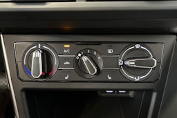 musta Volkswagen Polo 2023 kuva 23.